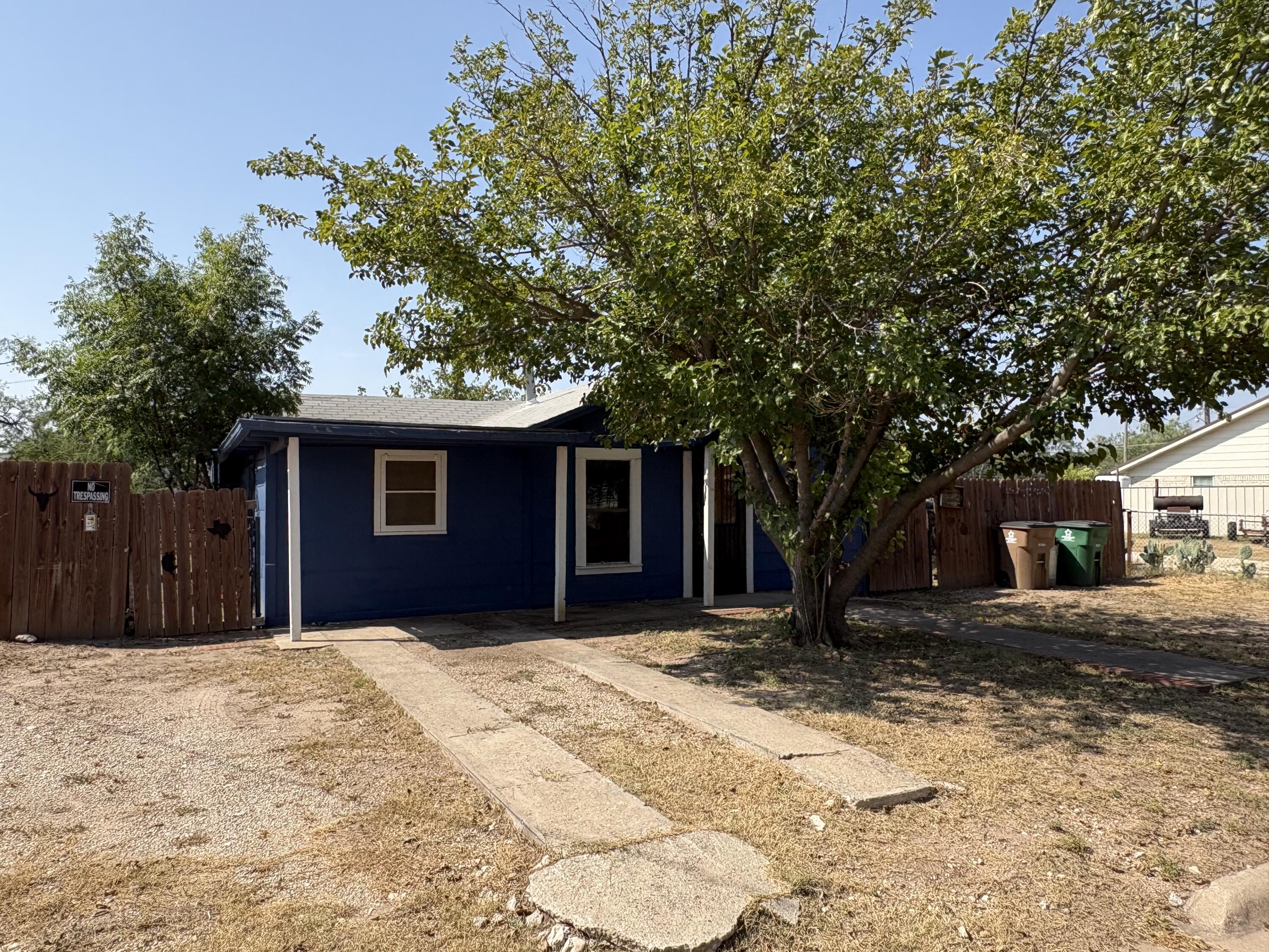 723 Hughes Street Property Photo 2