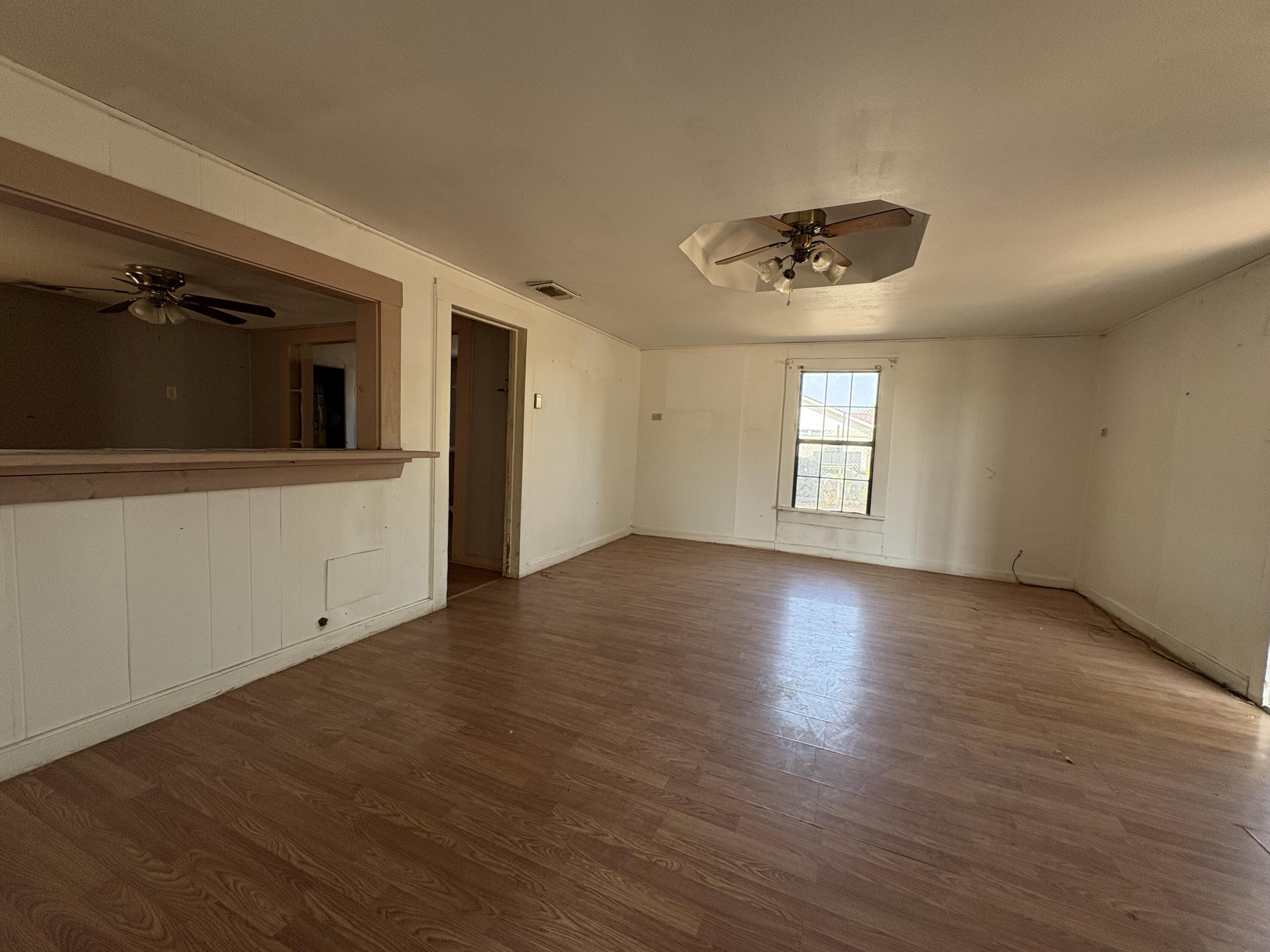 723 Hughes Street Property Photo 3