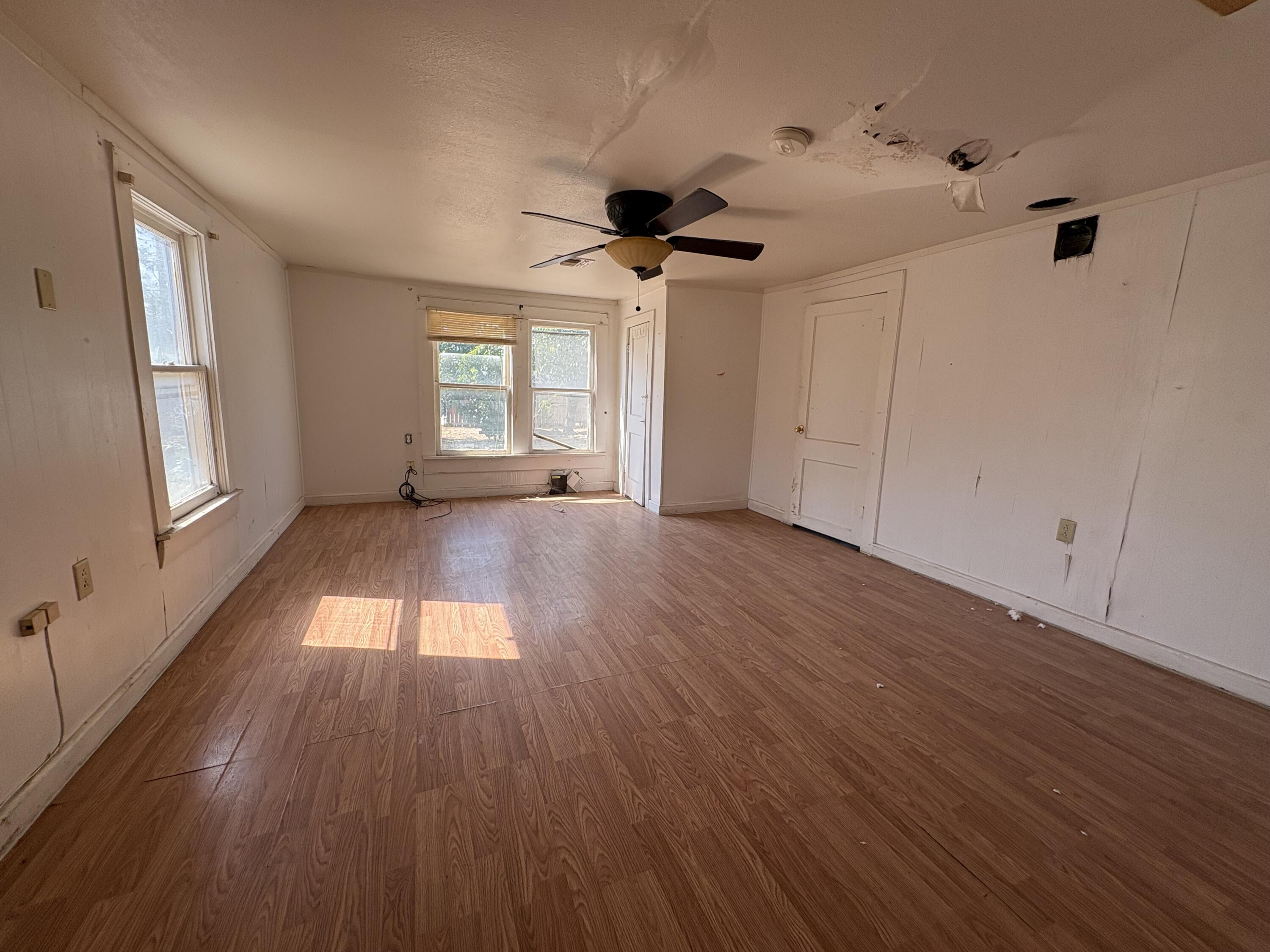 723 Hughes Street Property Photo 6