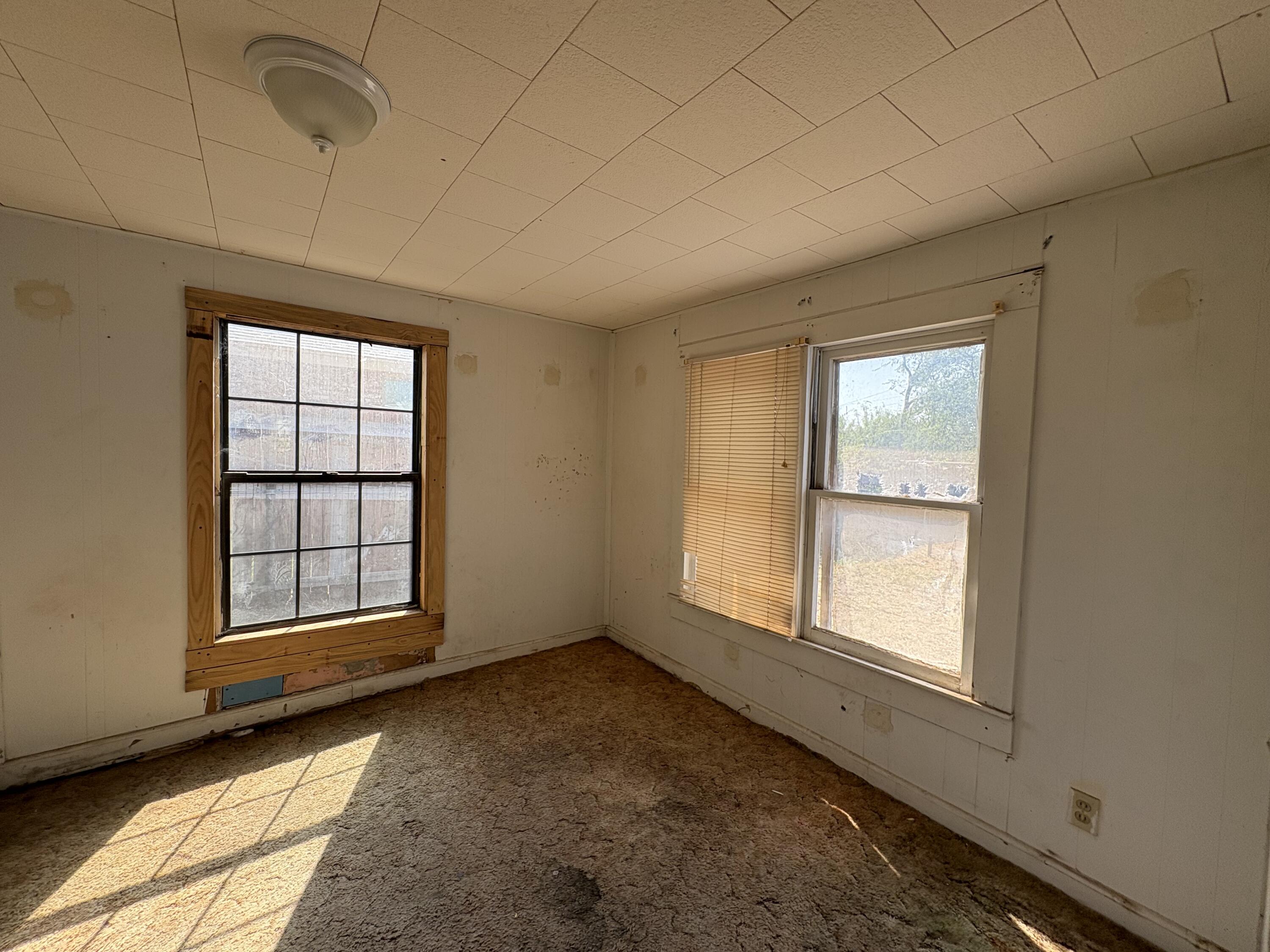 723 Hughes Street Property Photo 10