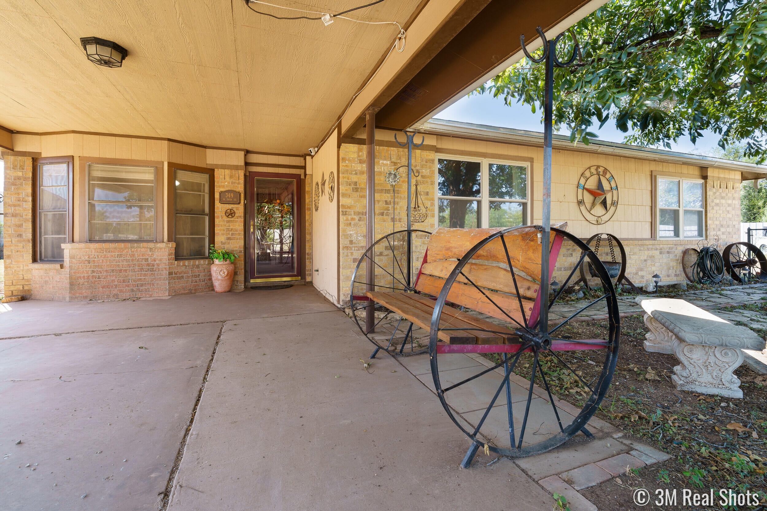 349 W 34th Street Property Photo 1