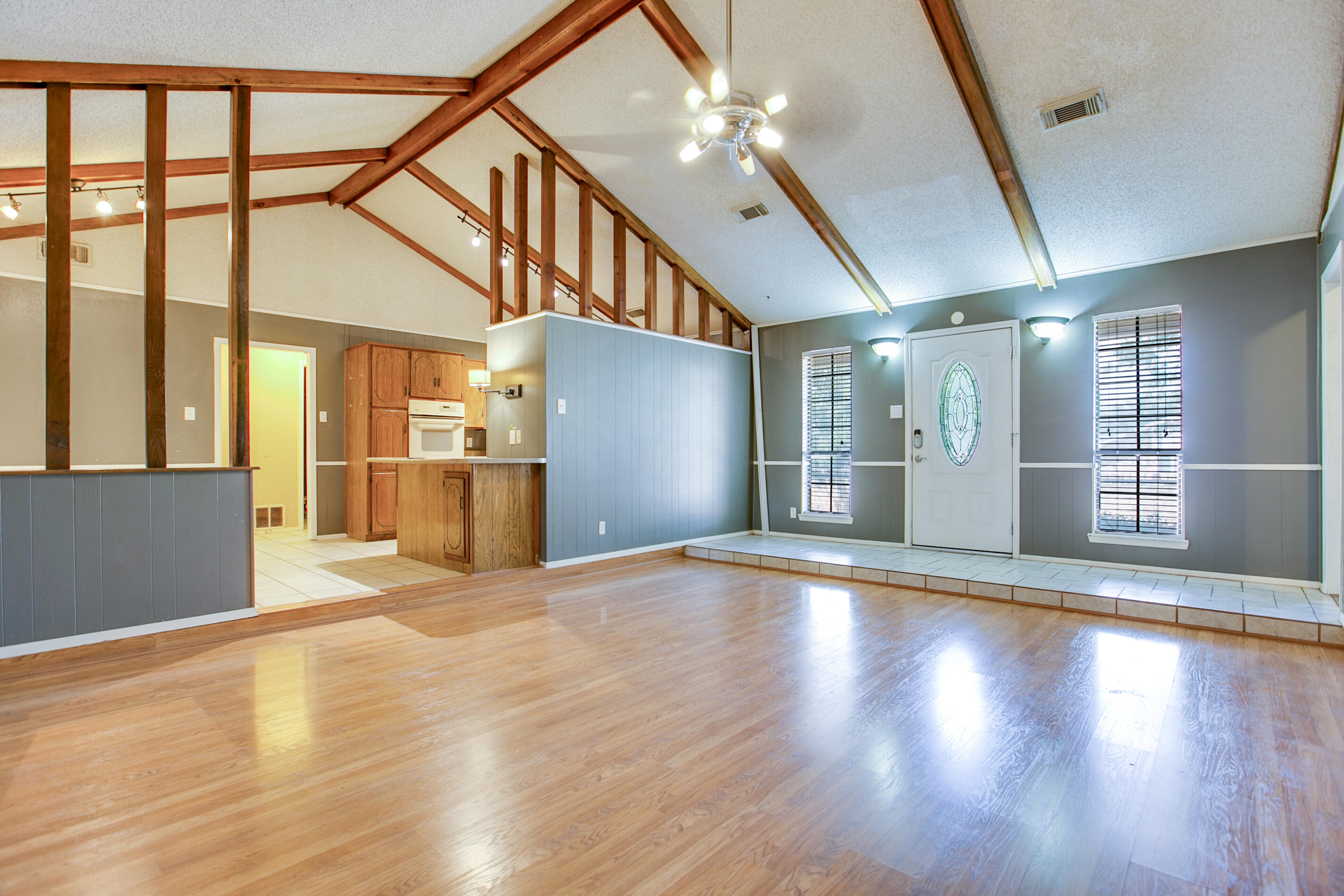 3101 Timber Ridge Drive Property Photo 8