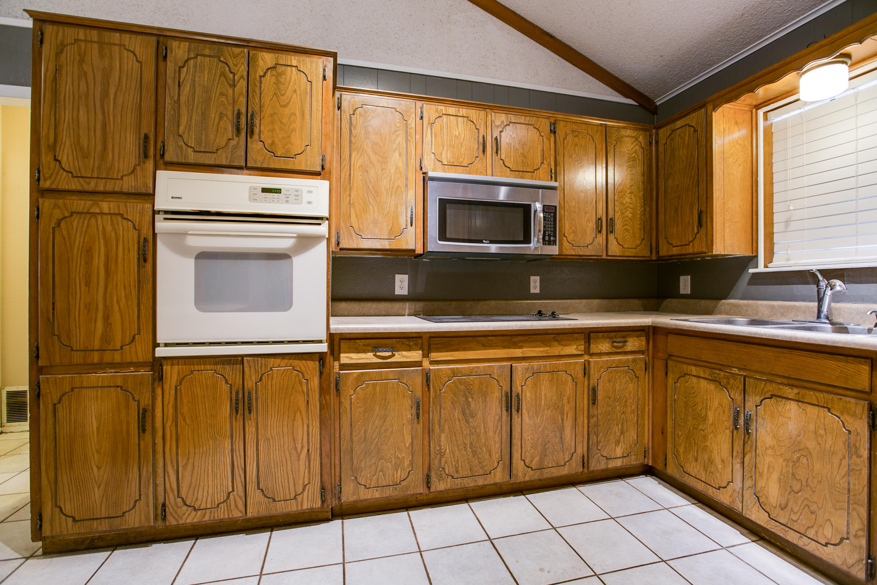 3101 Timber Ridge Drive Property Photo 11