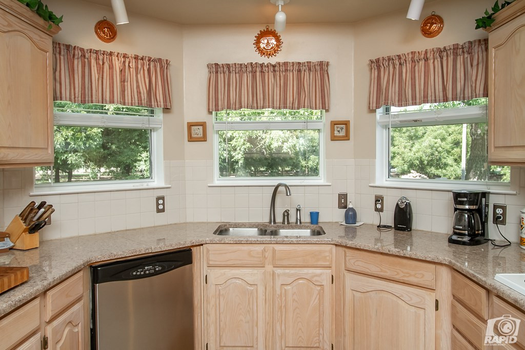 16753 S Us Highway 277 Property Photo 18