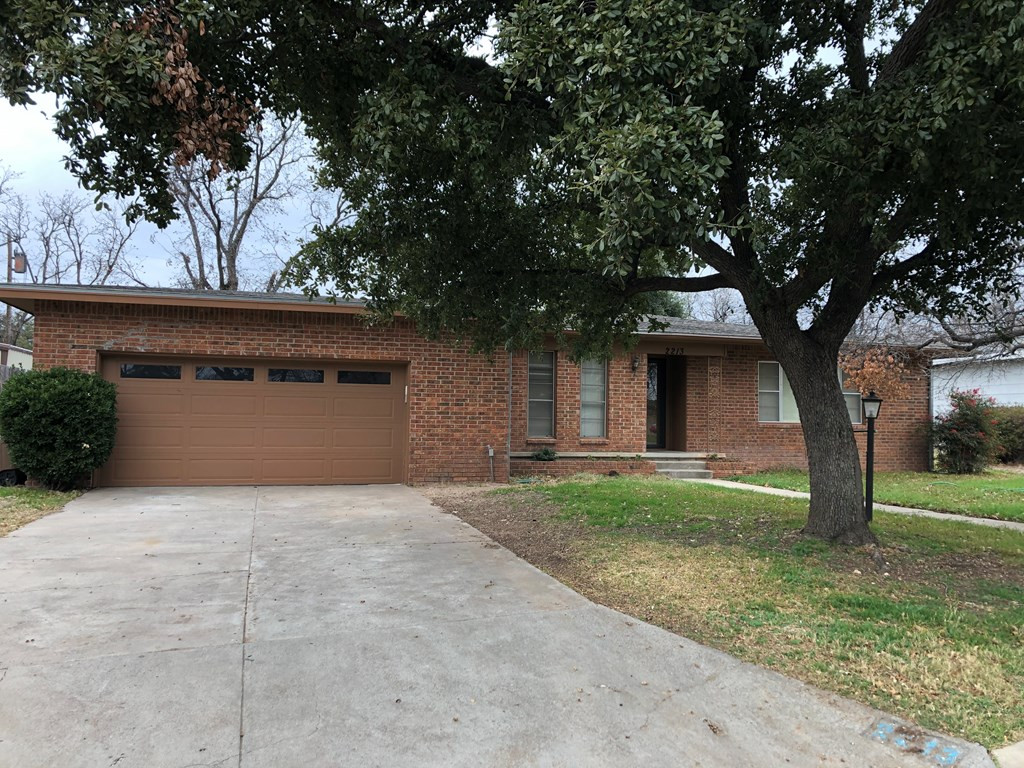 2213 Delker Drive Property Photo 3