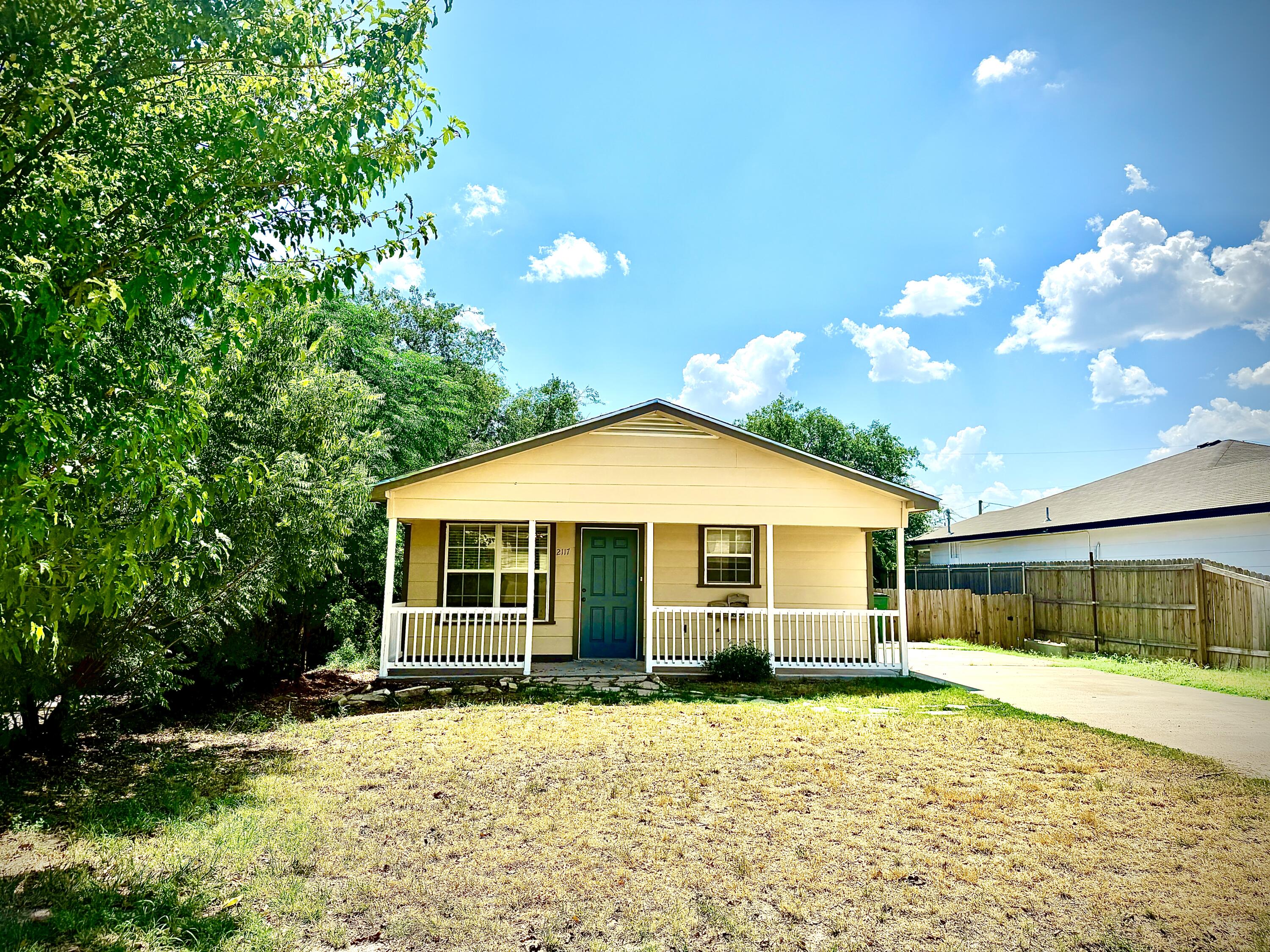 2117 Woodlawn Drive Property Photo 1