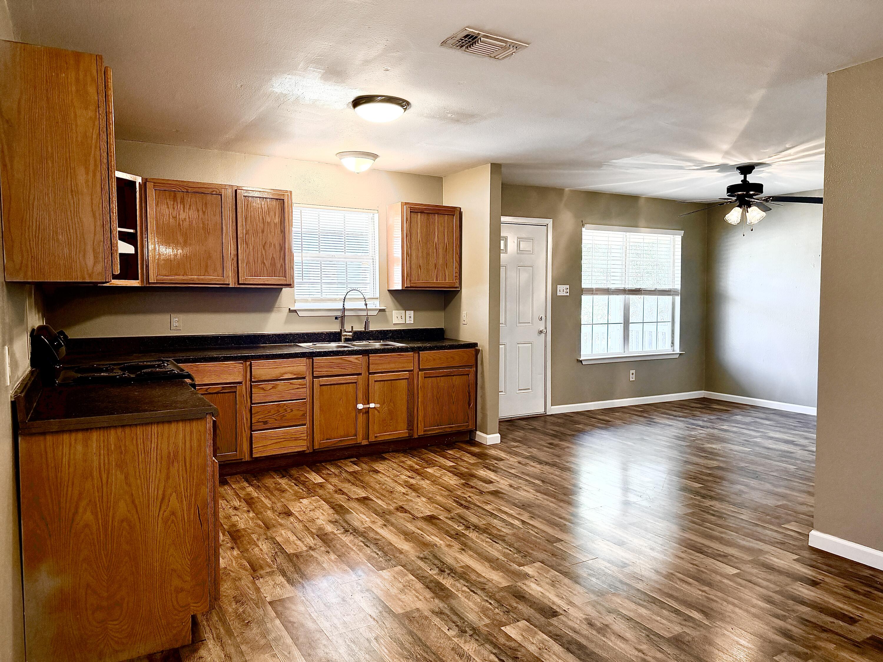 2117 Woodlawn Drive Property Photo 7