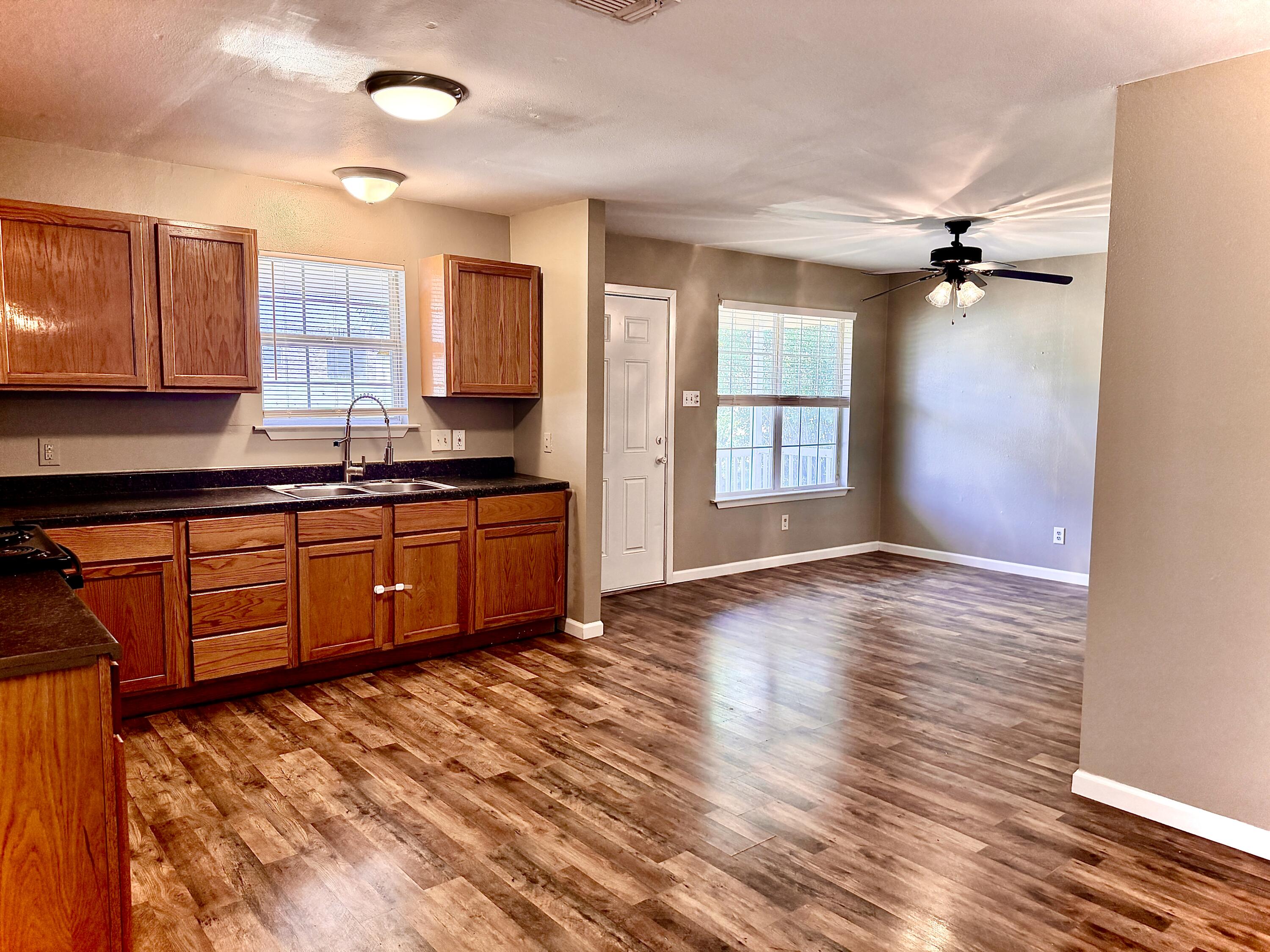 2117 Woodlawn Drive Property Photo 9