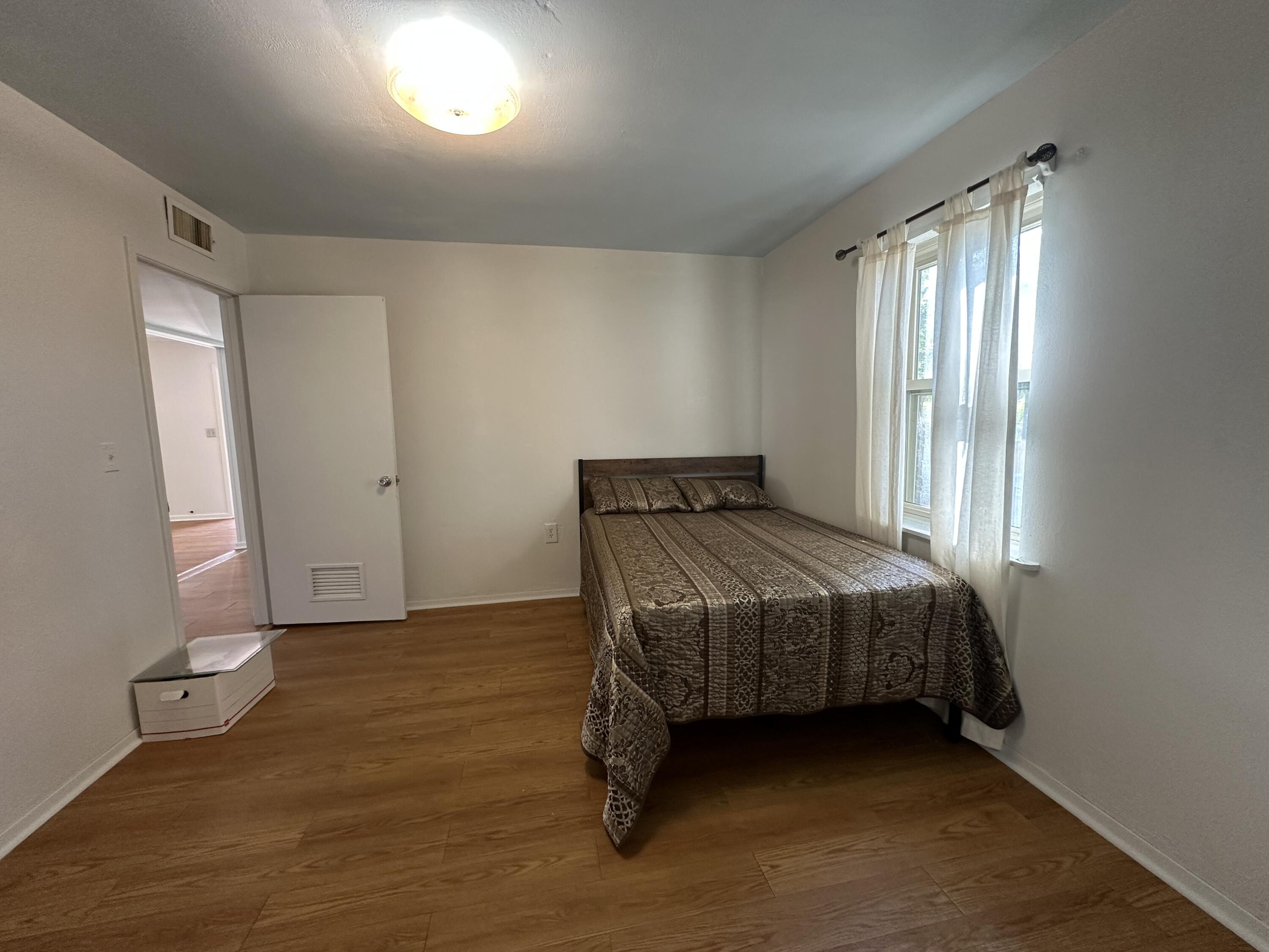 713 W Blanchard Street Property Photo 7