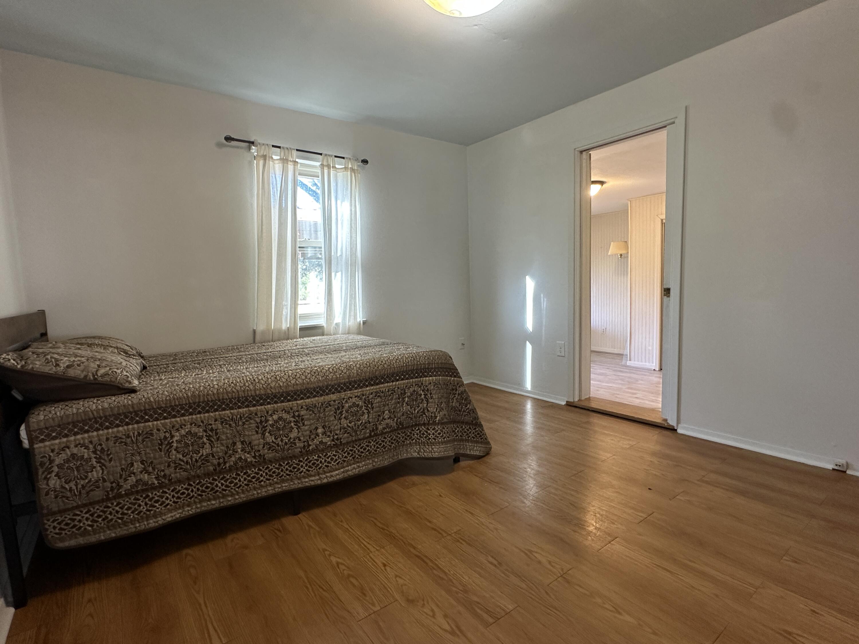 713 W Blanchard Street Property Photo 8