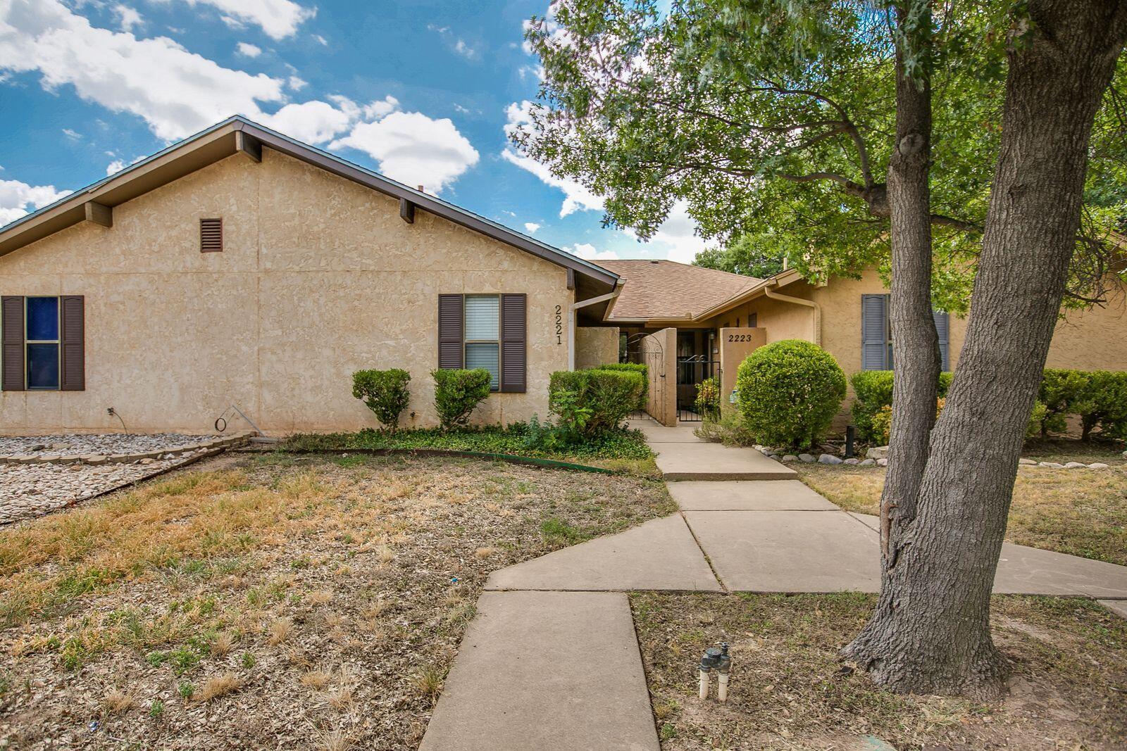 2221 Valleyview Boulevard Property Photo 1