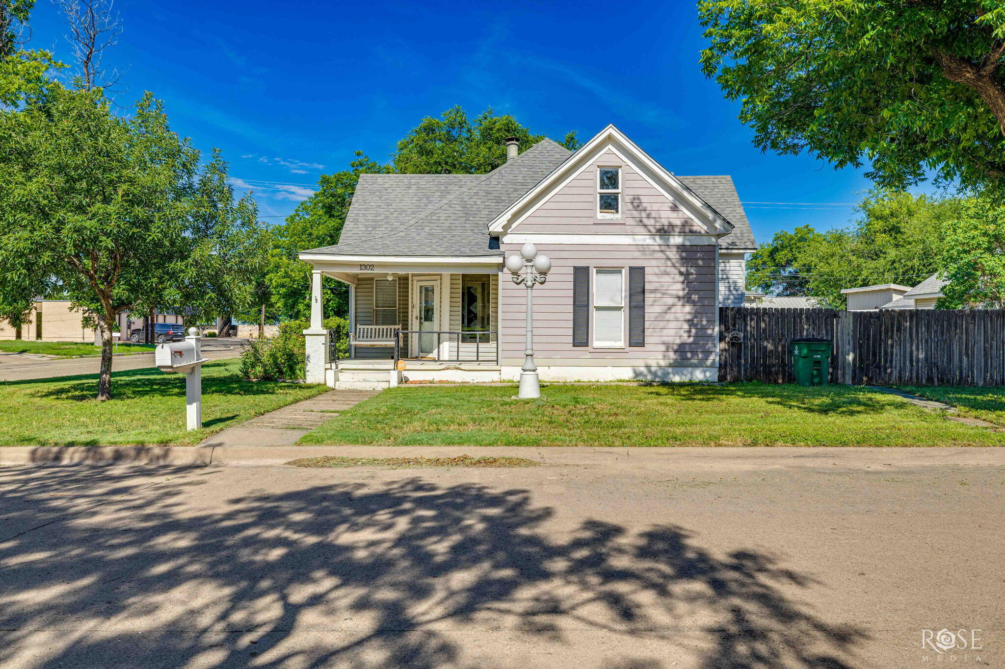 1302 S David Street Property Photo 1