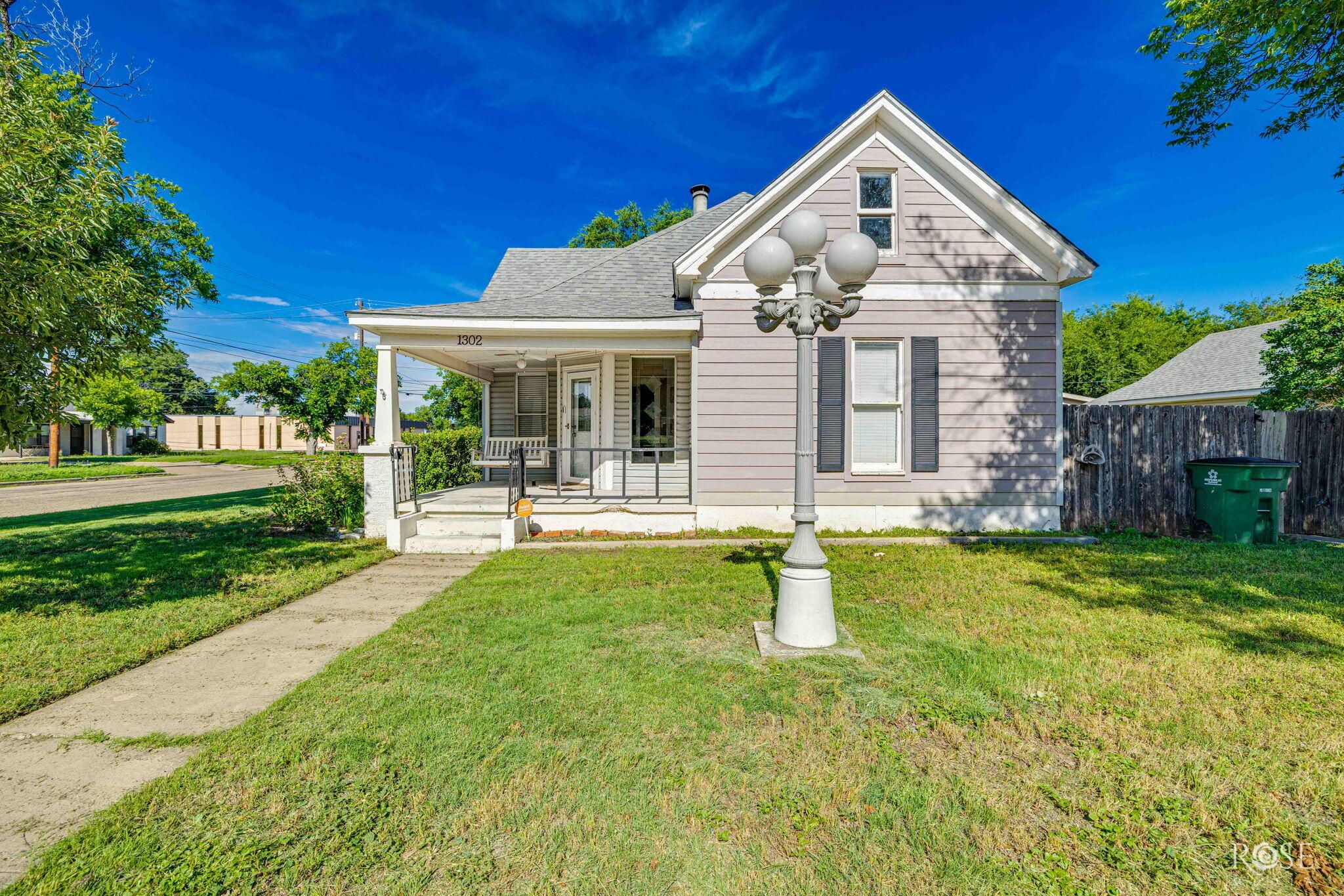 1302 S David Street Property Photo 5