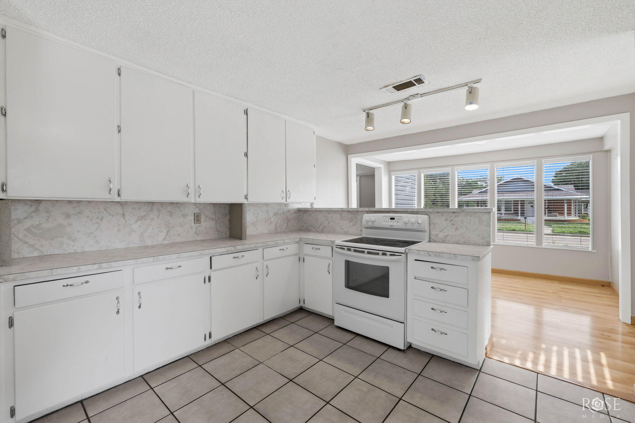 1302 S David Street Property Photo 16