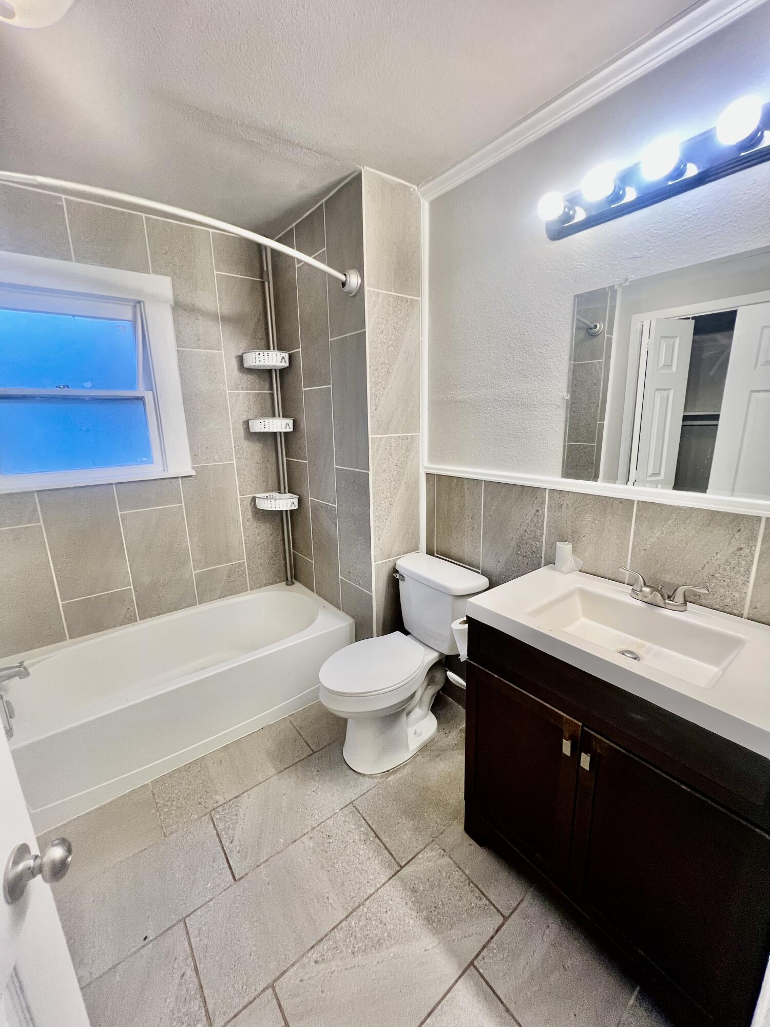 121 N Madison Street Property Photo 10