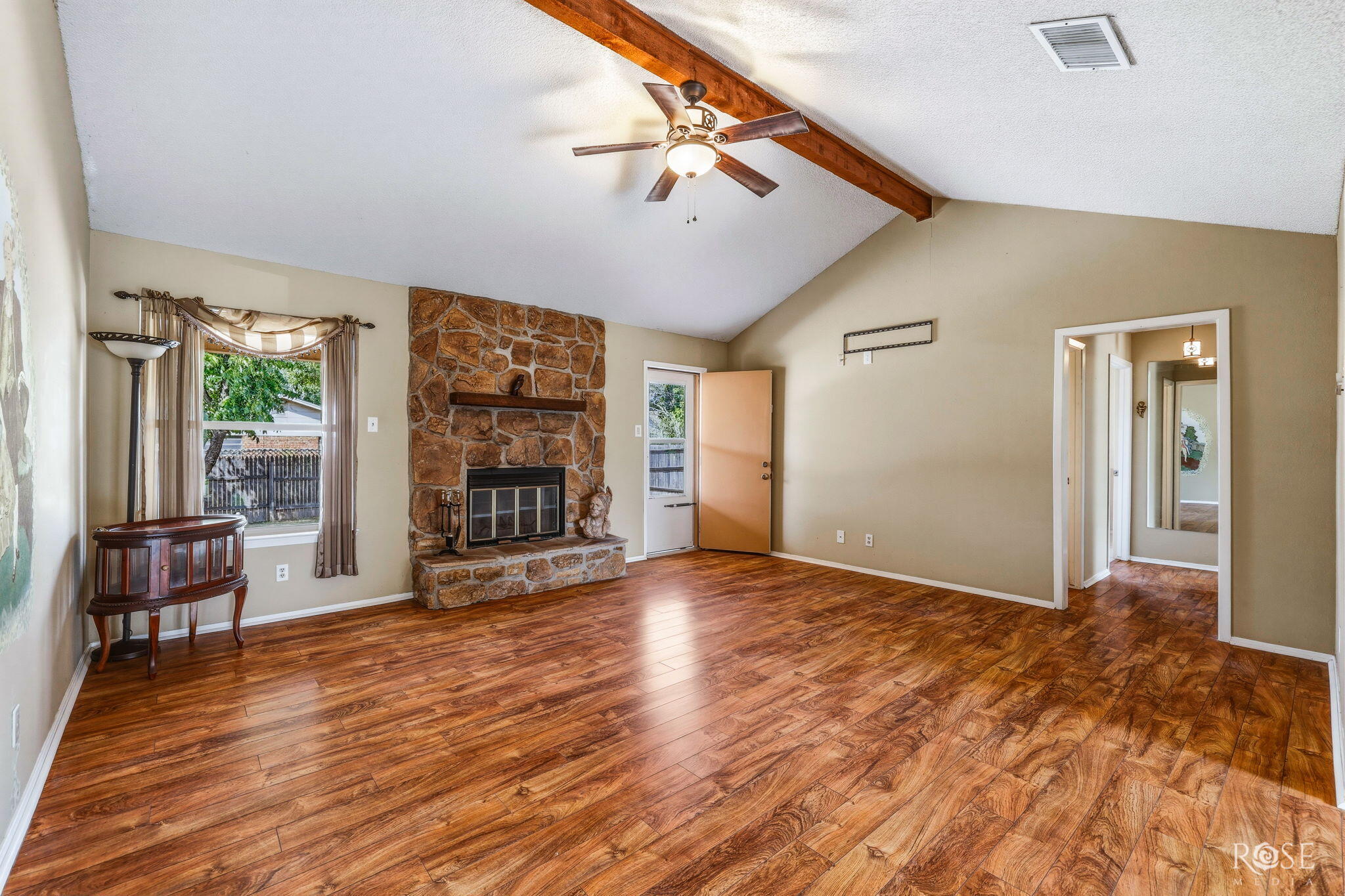 102 Inwood Drive Property Photo 6