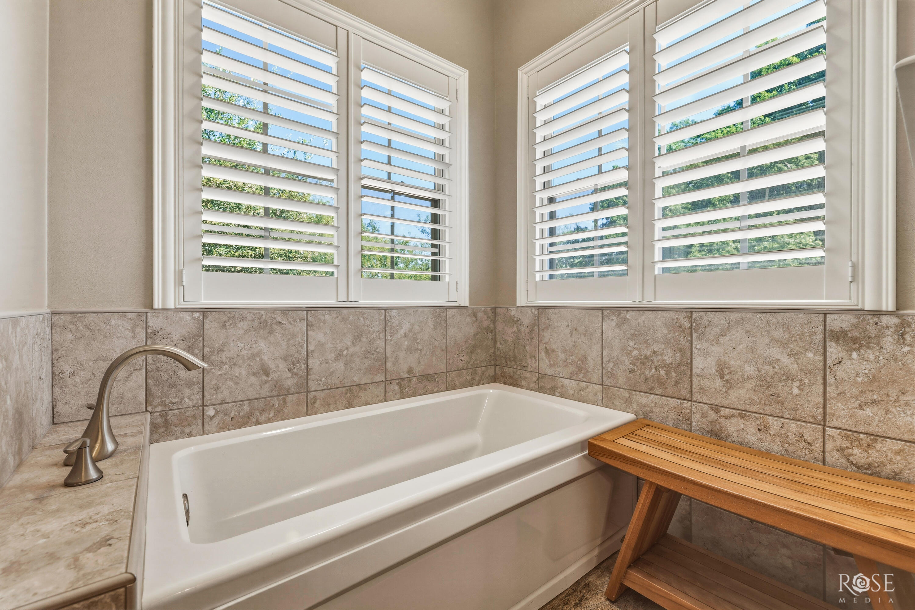 1354 Gleneagles Drive Property Photo 29