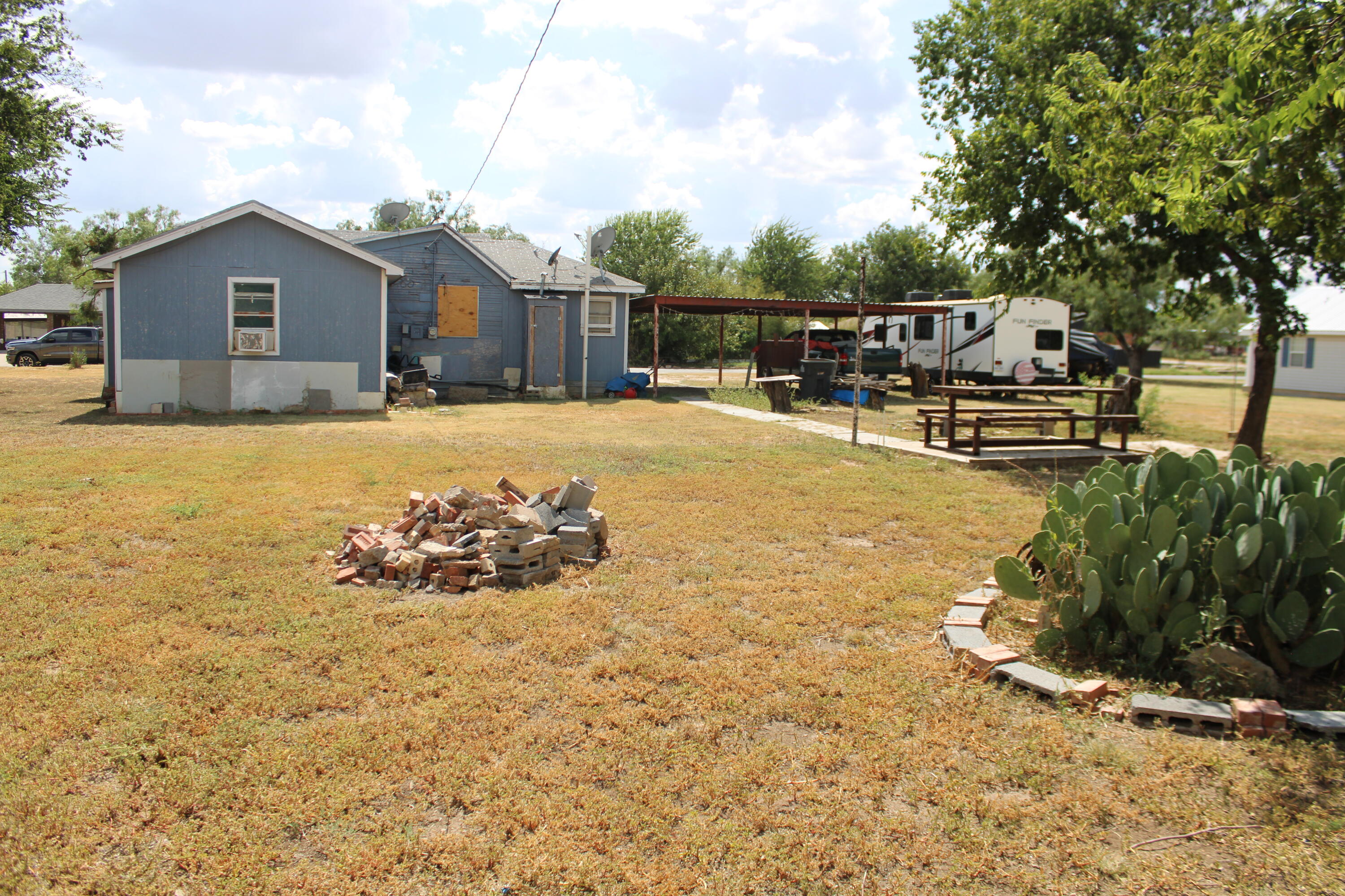1102 N 12th Street Property Photo 3