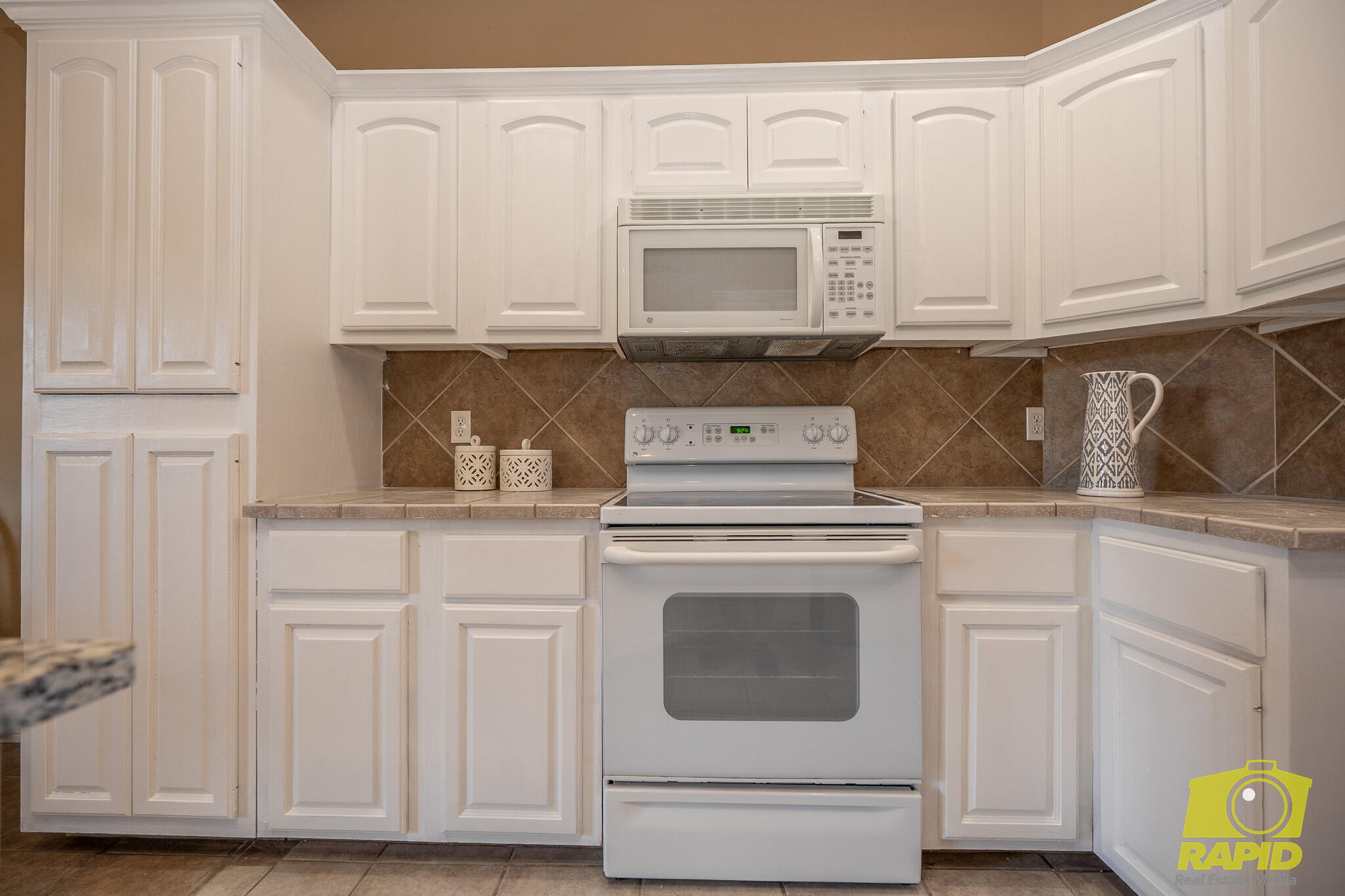 5941 Stratford Avenue Property Photo 11
