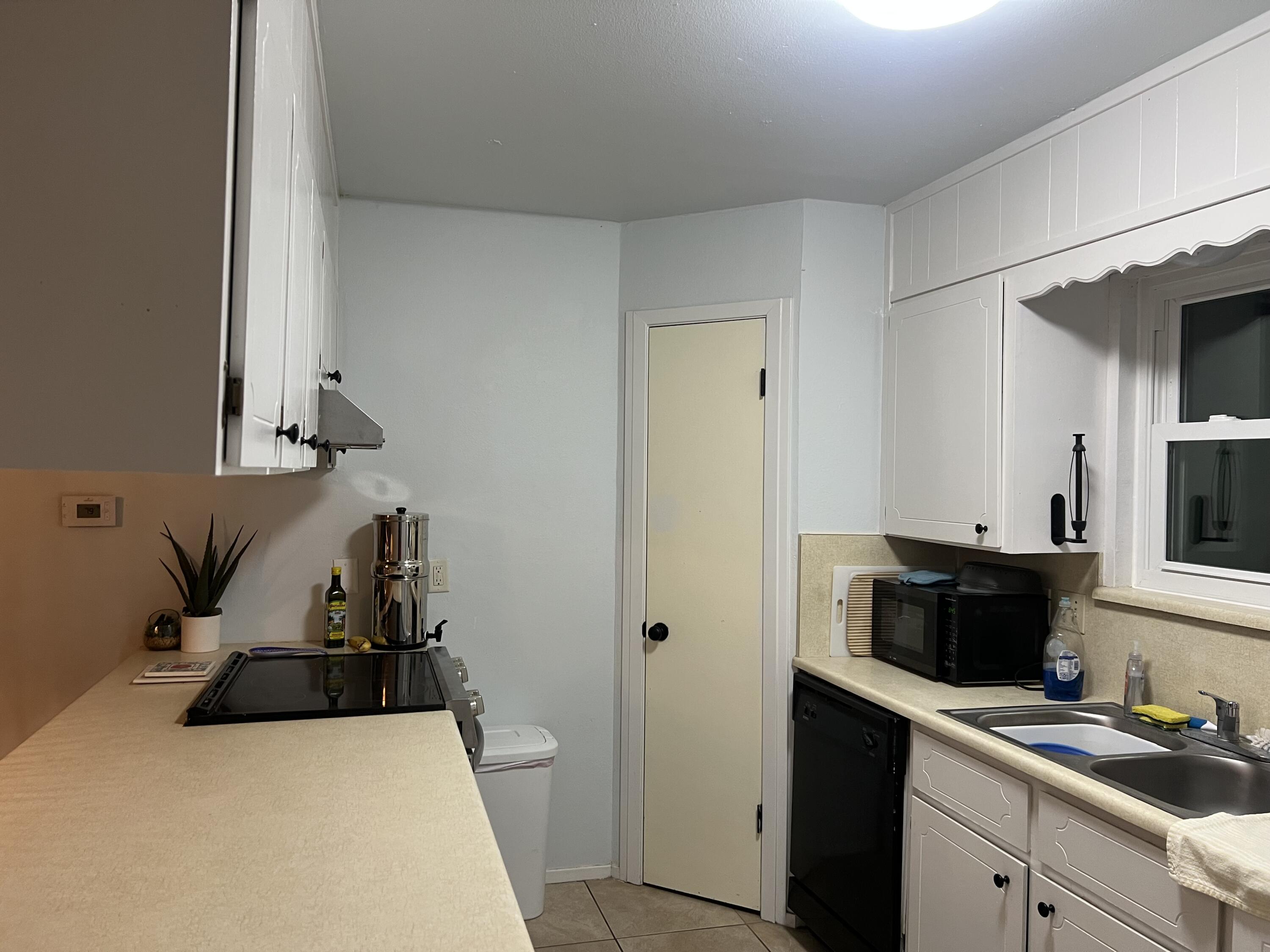 3390 Ridgemar Drive Property Photo 2