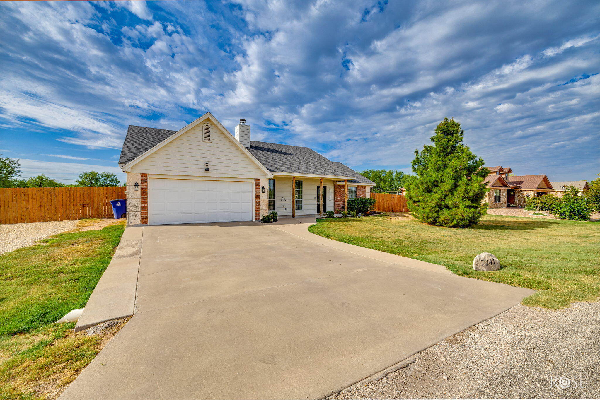 7741 Elk Run Property Photo 3