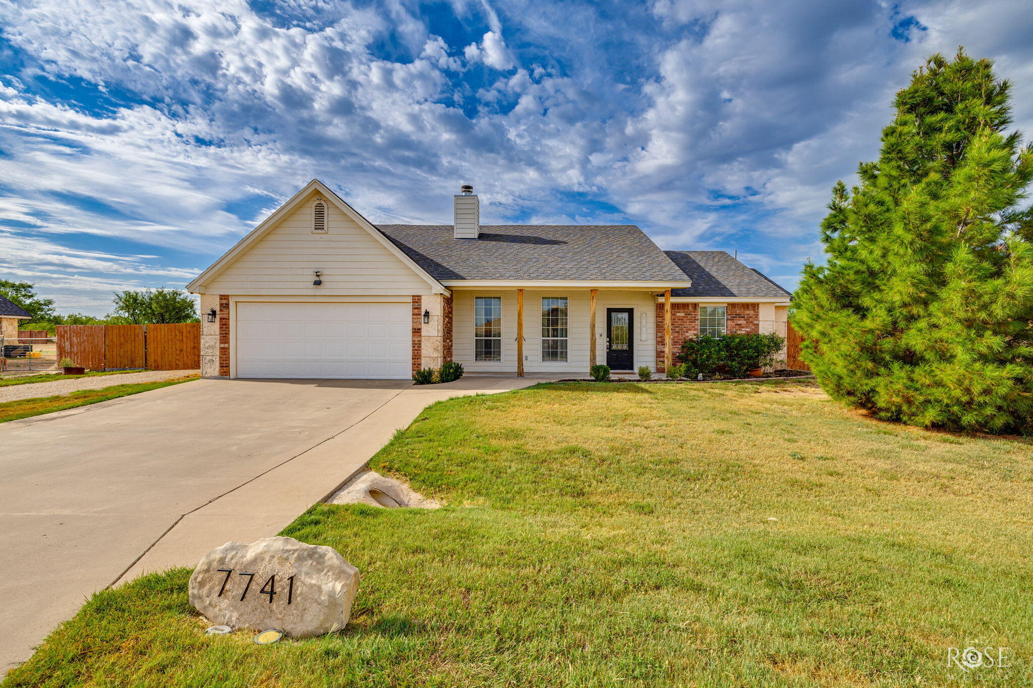 7741 Elk Run Property Photo 4
