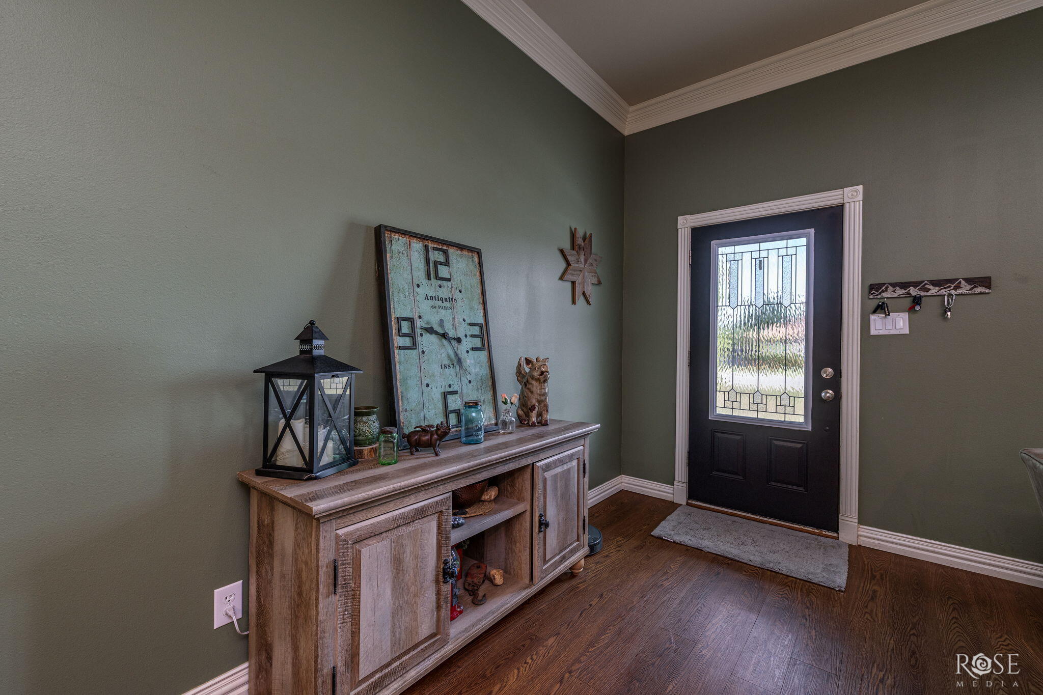 7741 Elk Run Property Photo 8