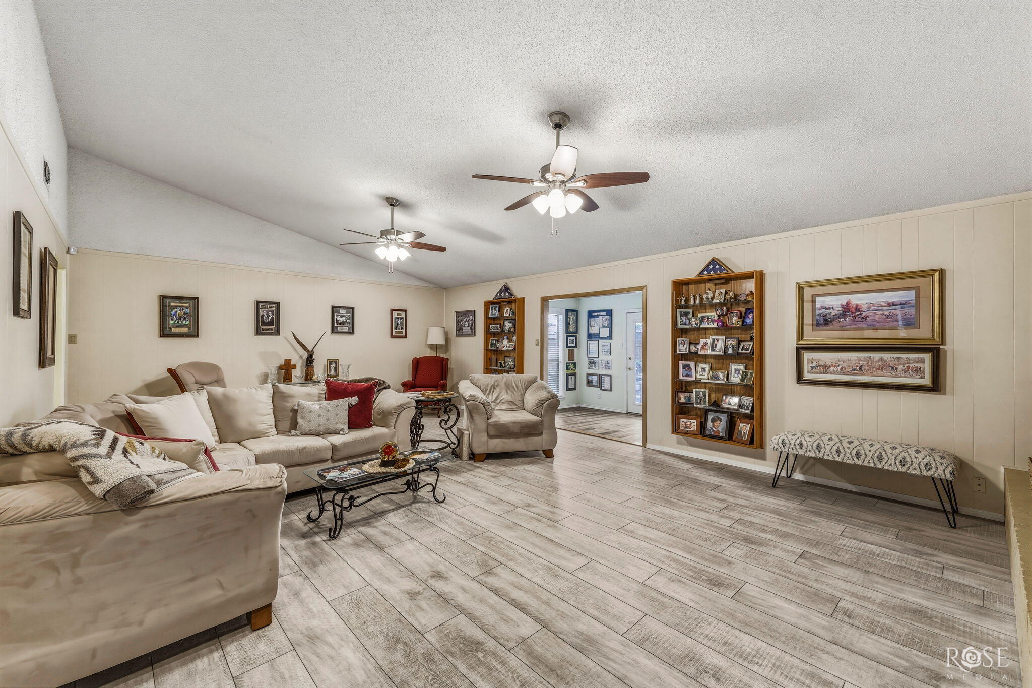 3837 Parkwood Drive Property Photo 8