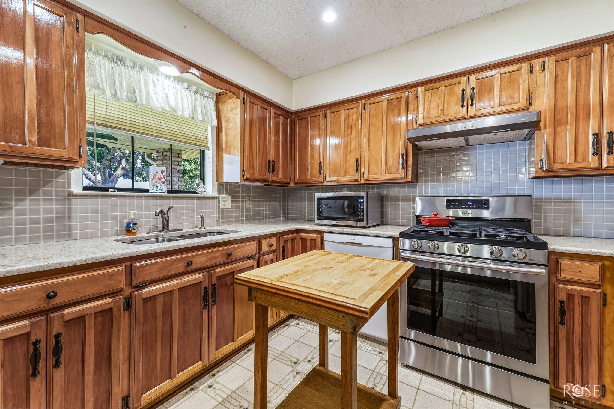 1102 Selman Court Property Photo 9