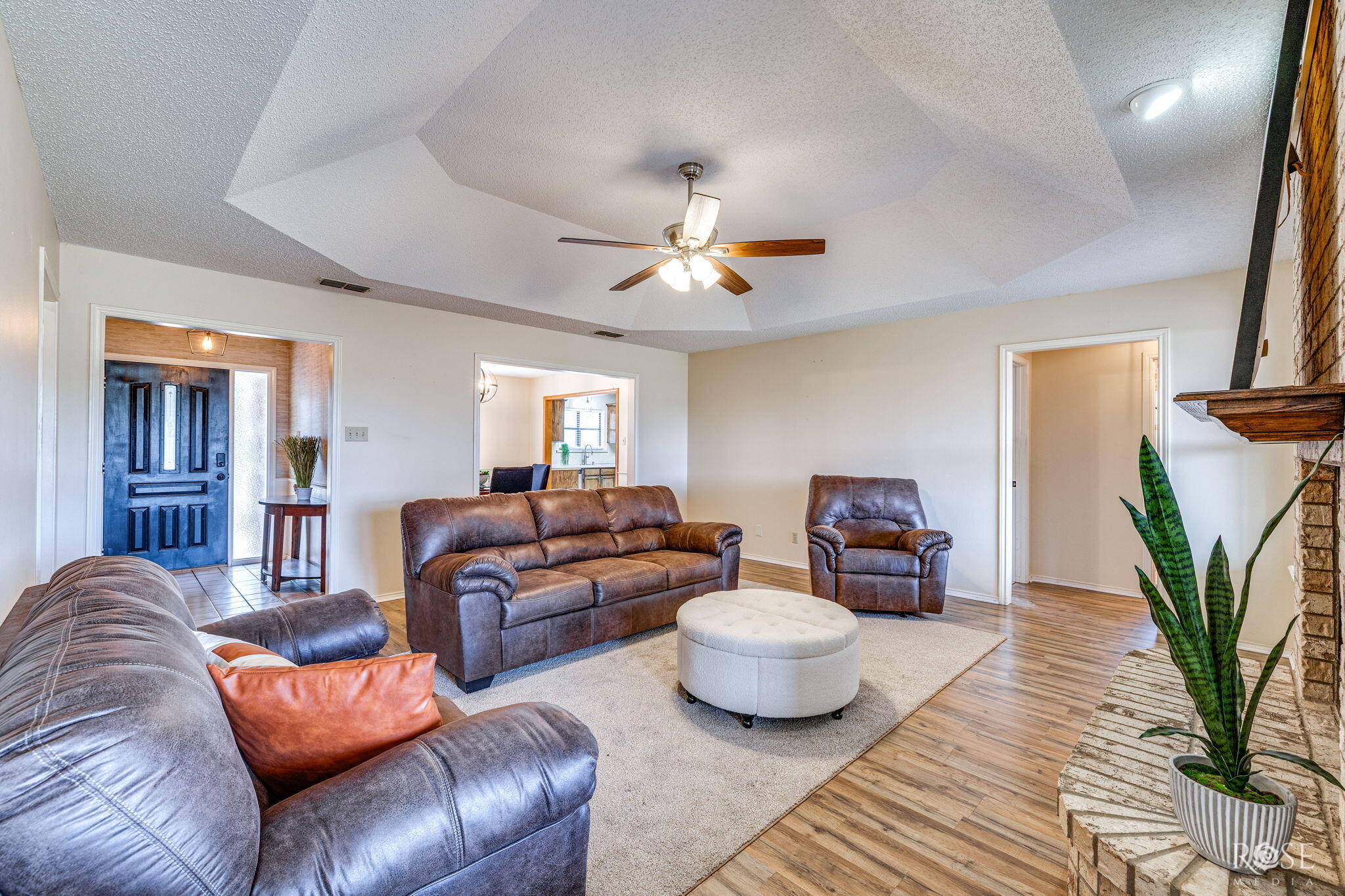 4022 Shefflera Drive Property Photo 3