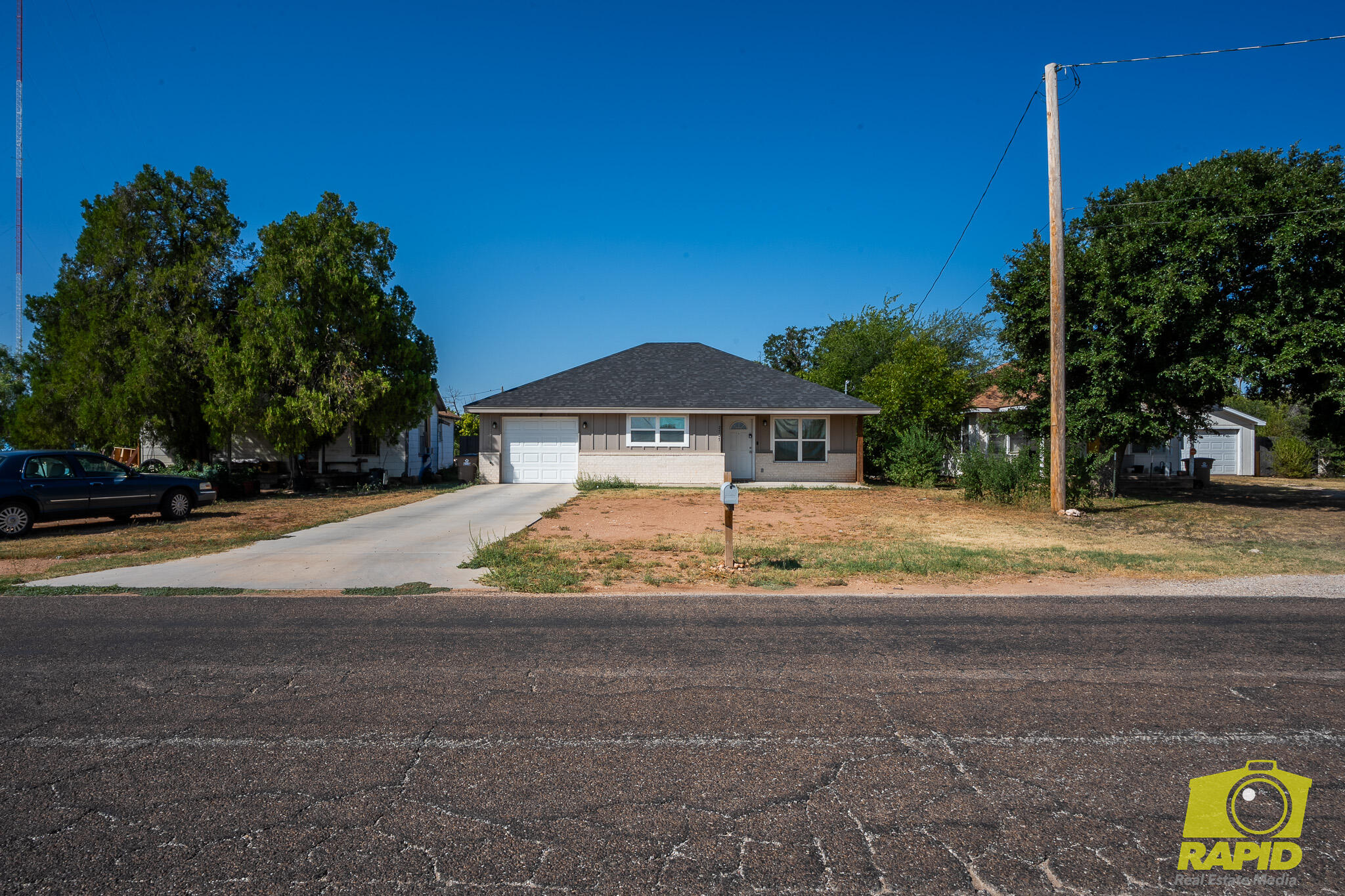2707 N Magdalen Street Property Photo 2