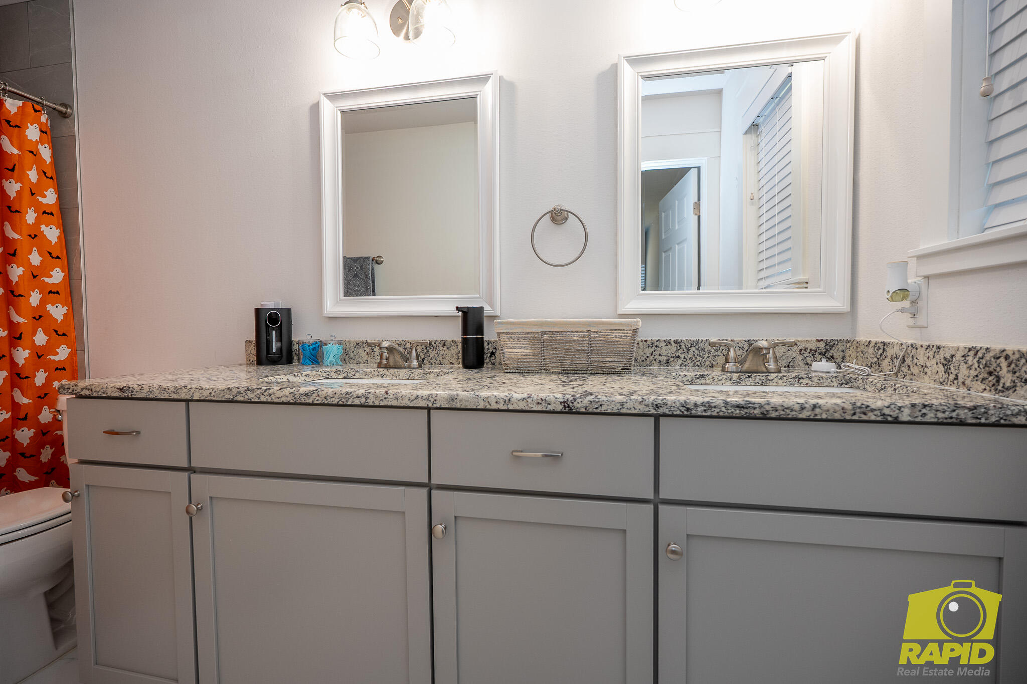 2707 N Magdalen Street Property Photo 16