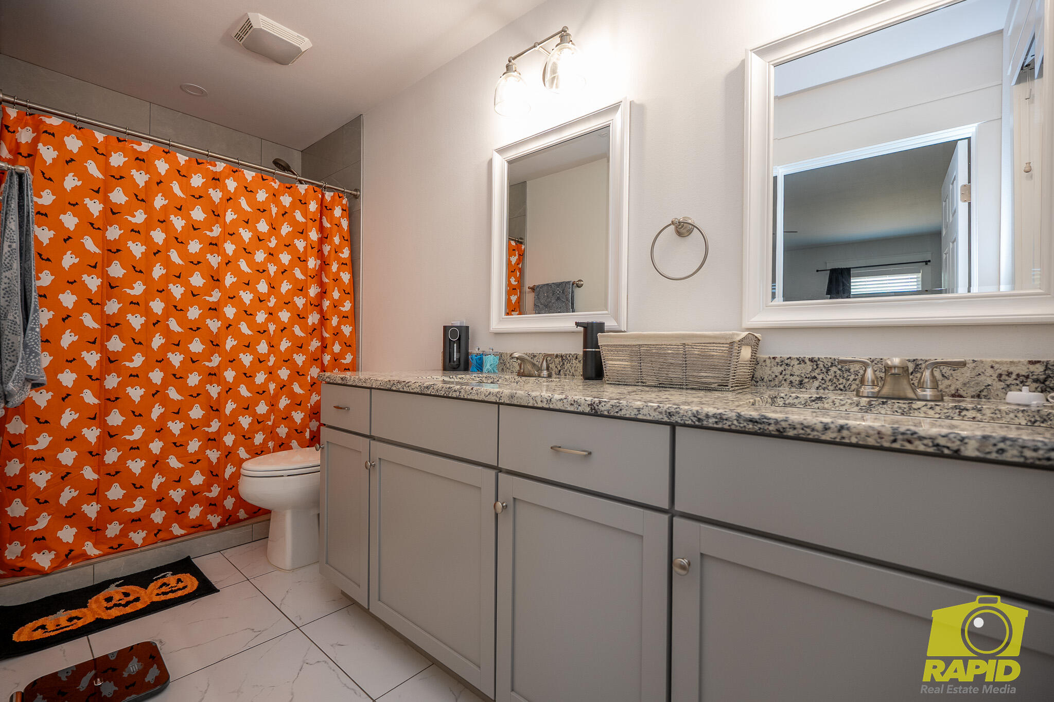 2707 N Magdalen Street Property Photo 17