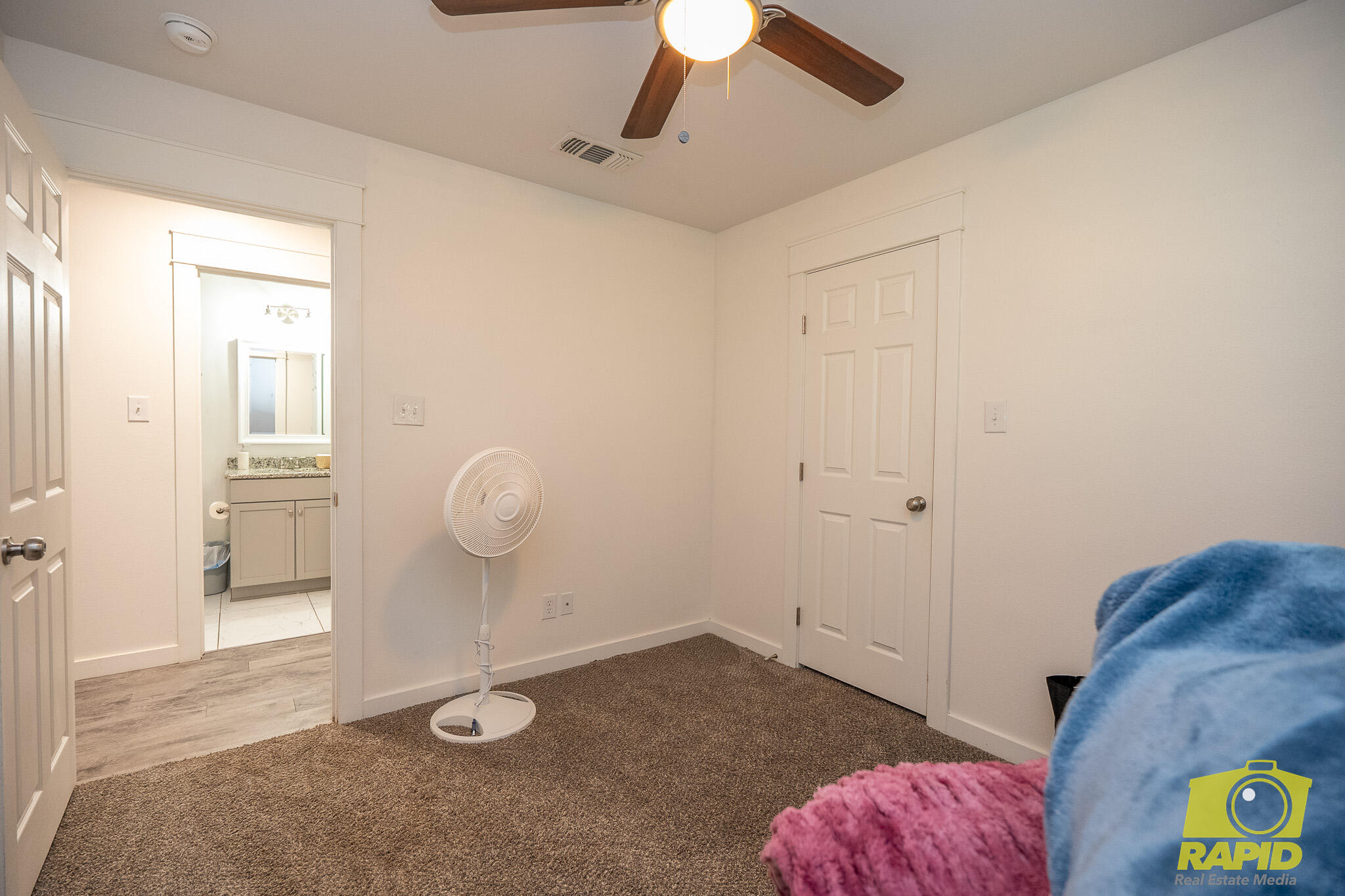 2707 N Magdalen Street Property Photo 21