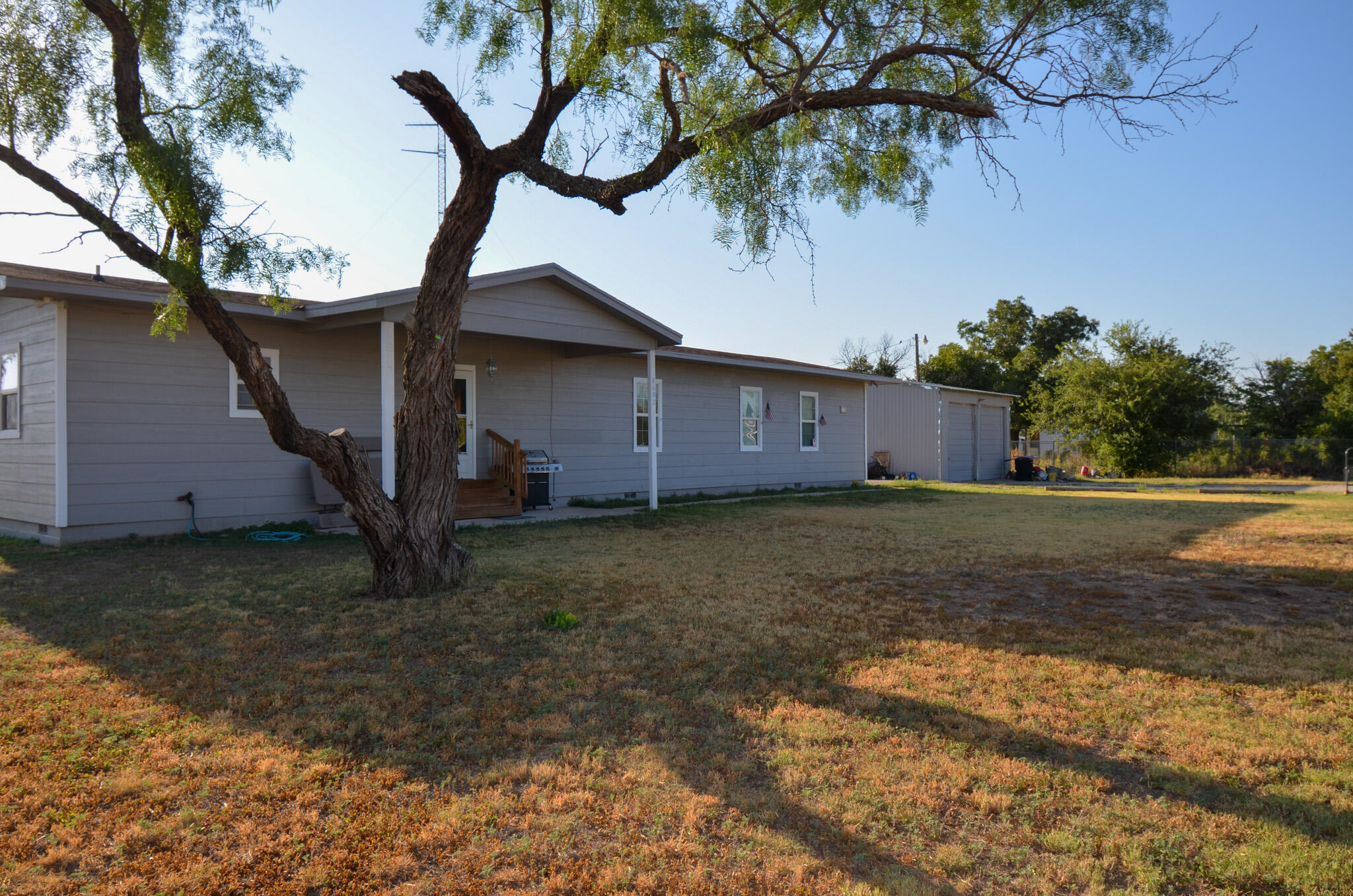 8682 Petunia Avenue Property Photo 2