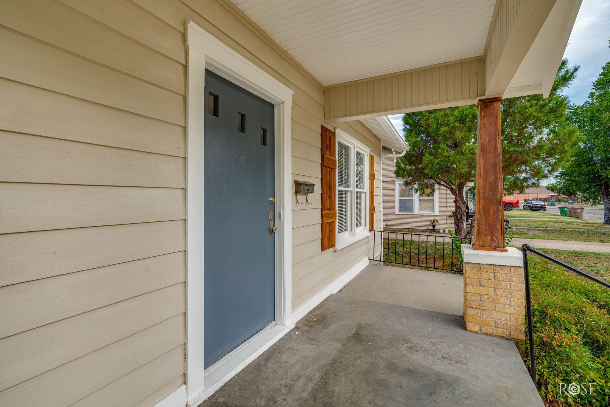 311 S Jackson Street Property Photo 6