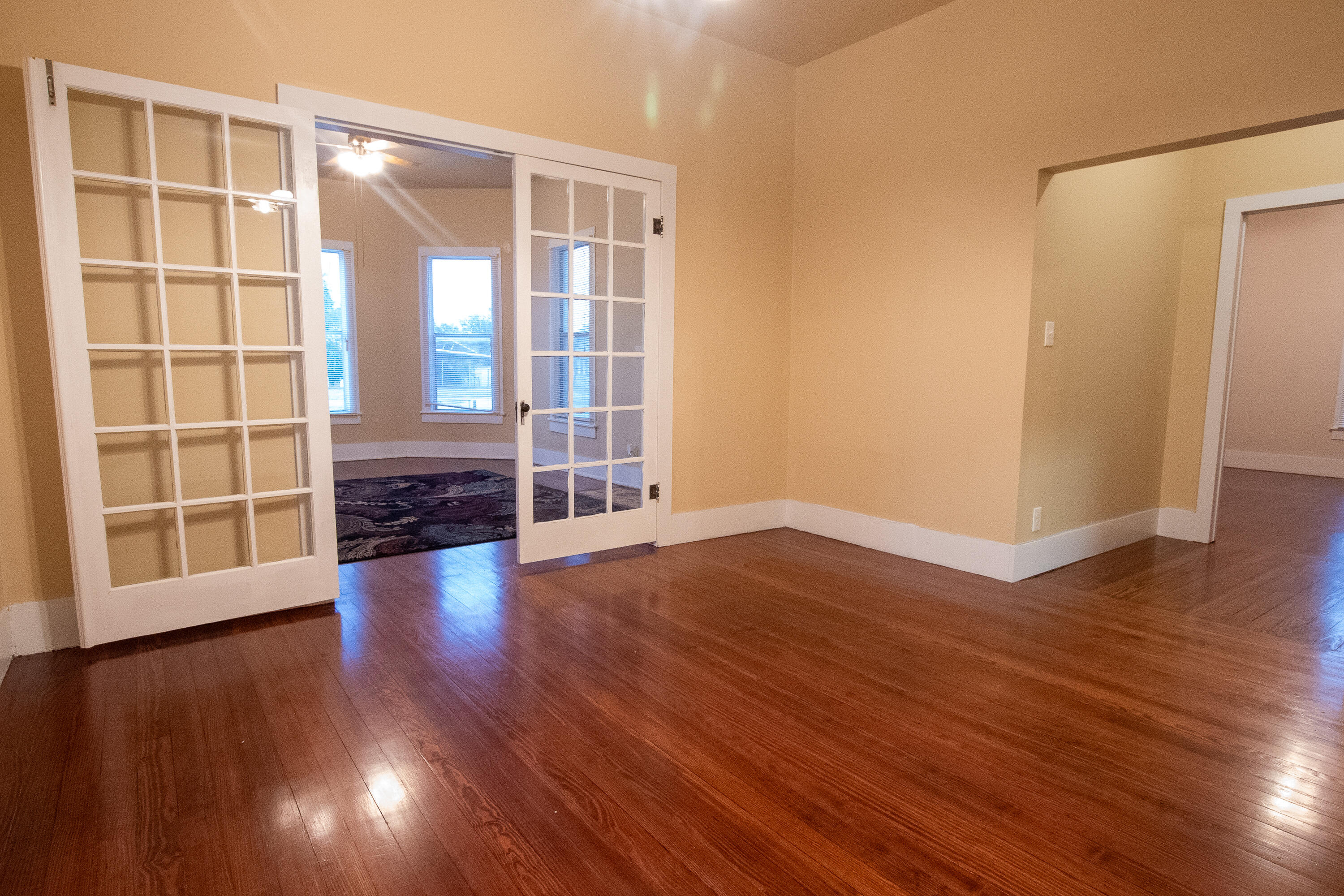 405 N Broadway Street Property Photo 5