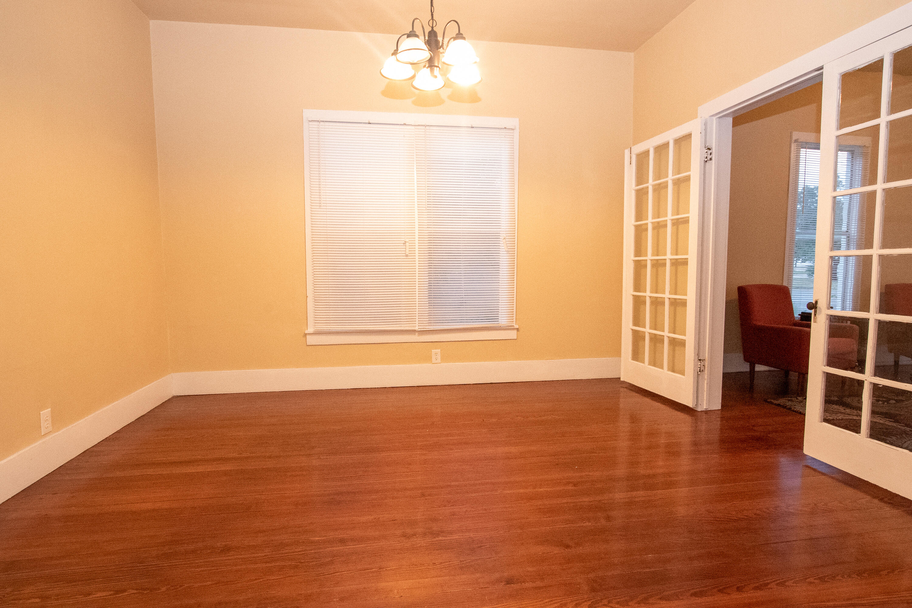 405 N Broadway Street Property Photo 6