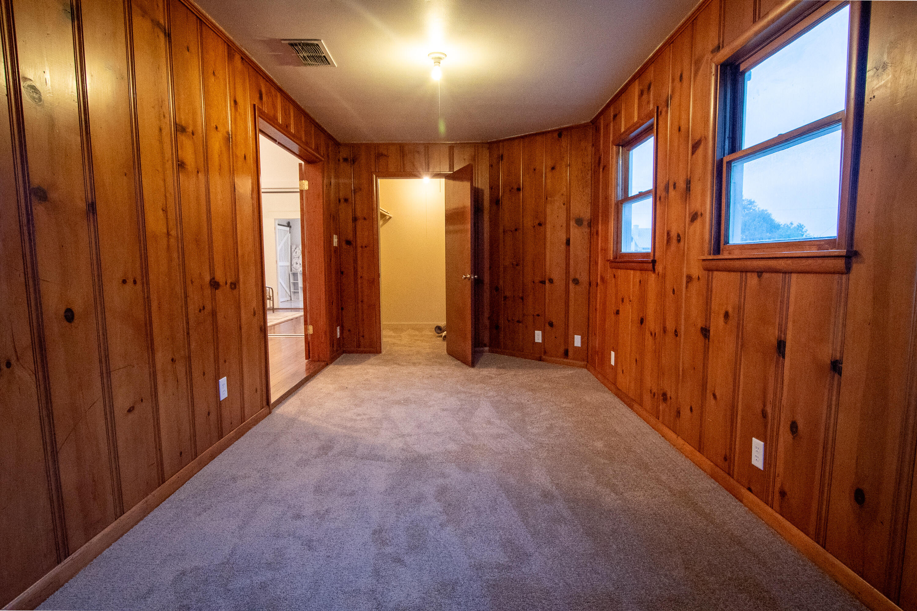 405 N Broadway Street Property Photo 9