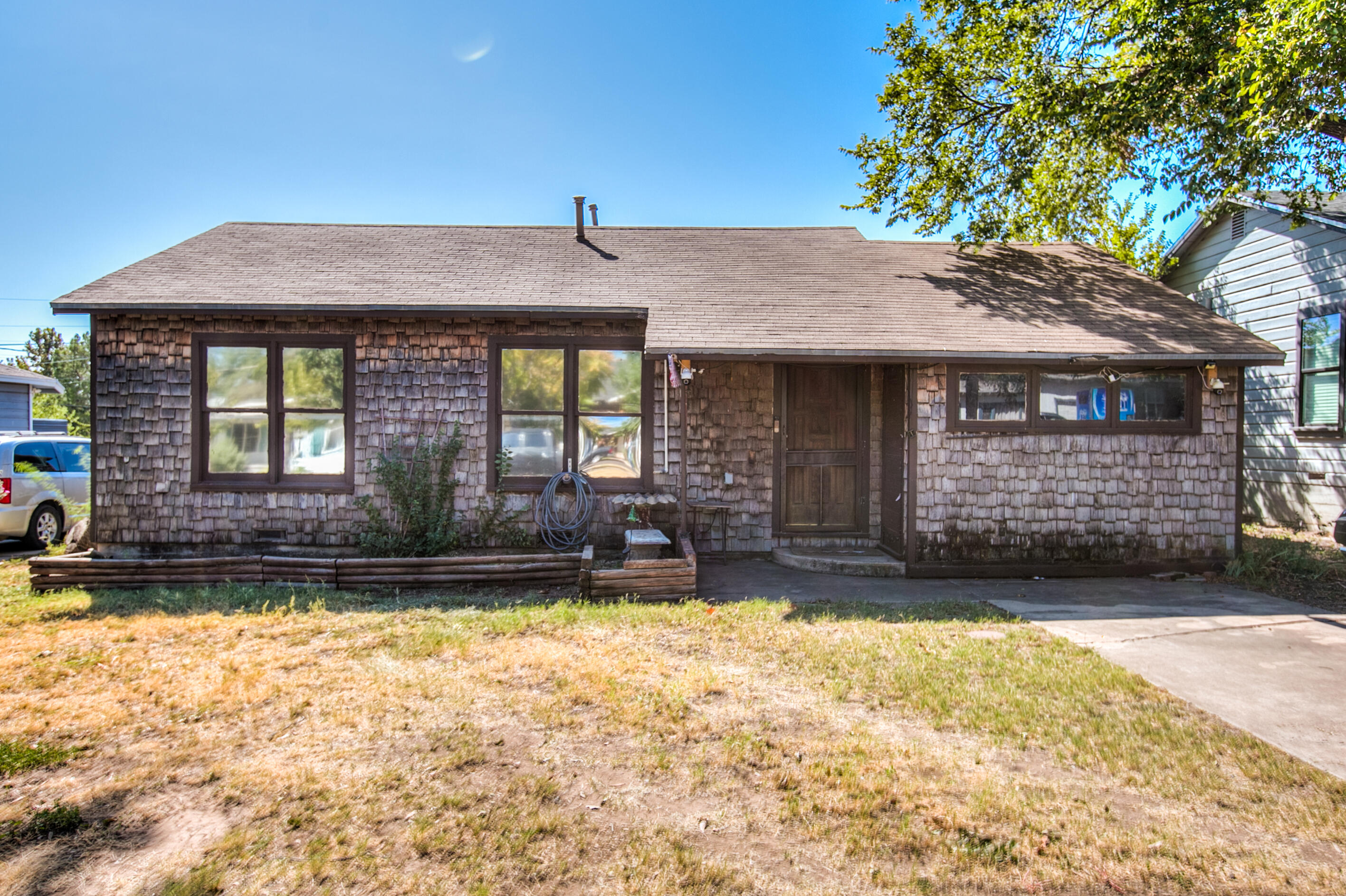 1913 Juanita Avenue Property Photo 1