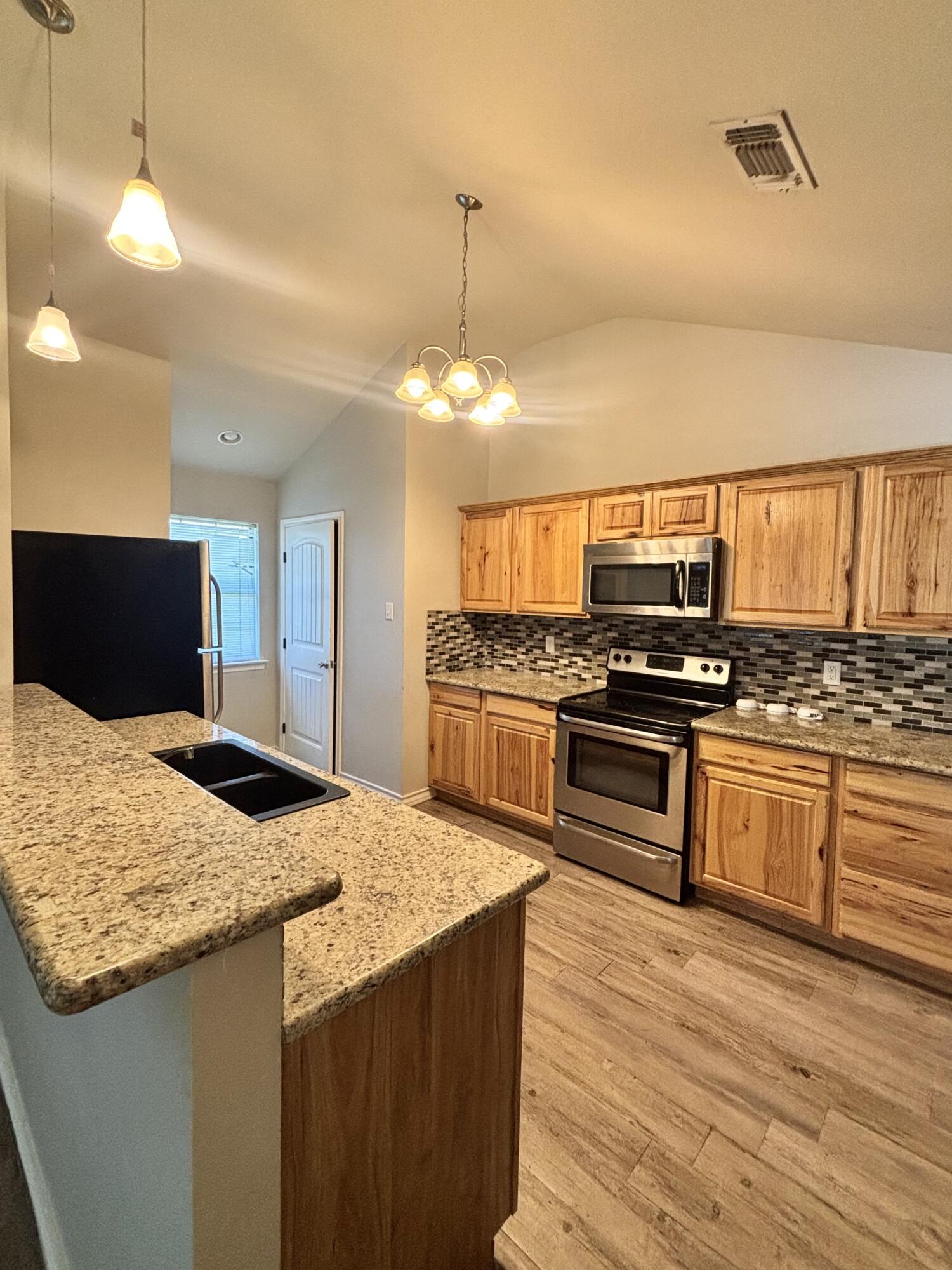 2205 Johnson Street Property Photo 3