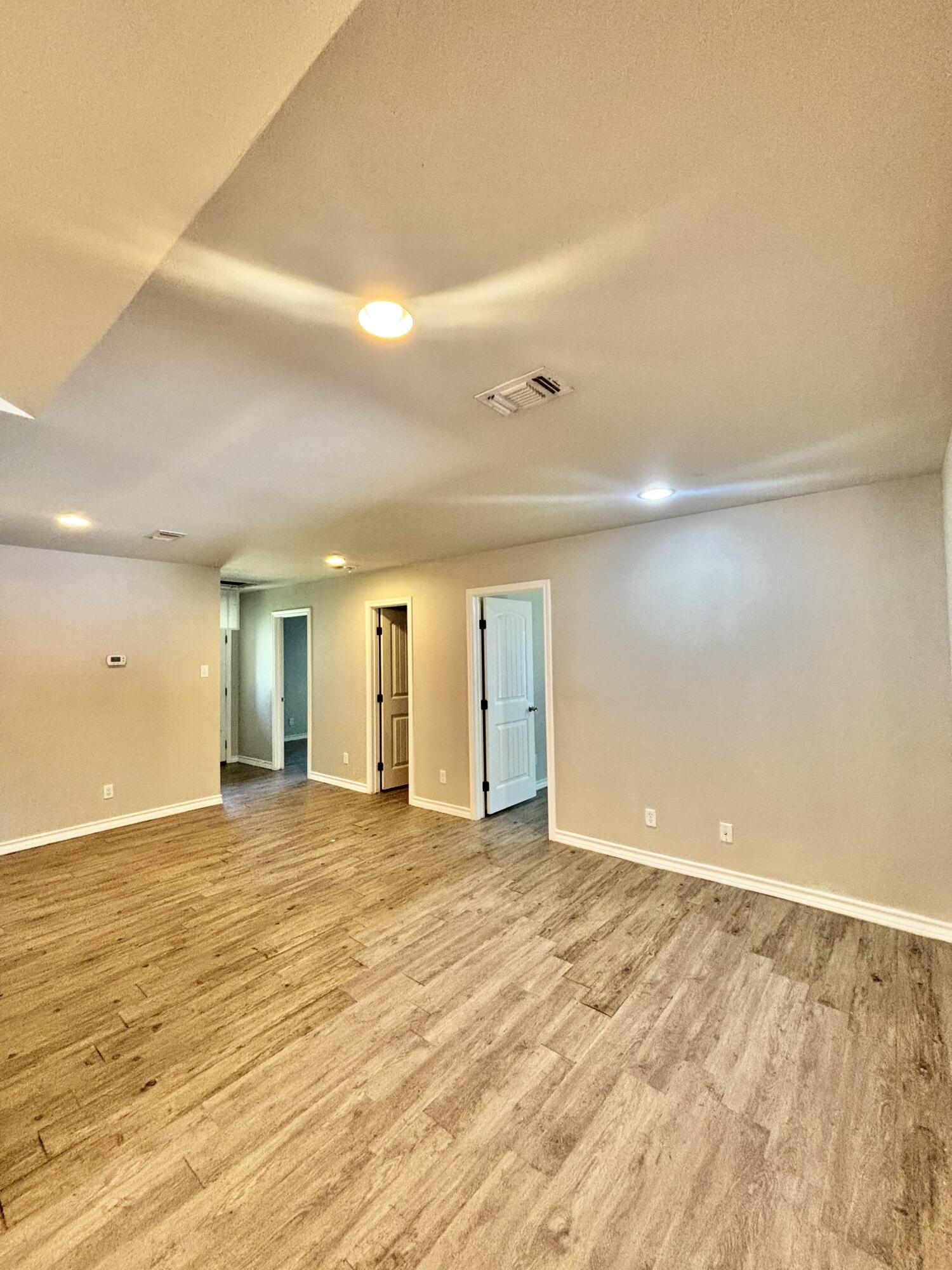 2205 Johnson Street Property Photo 5