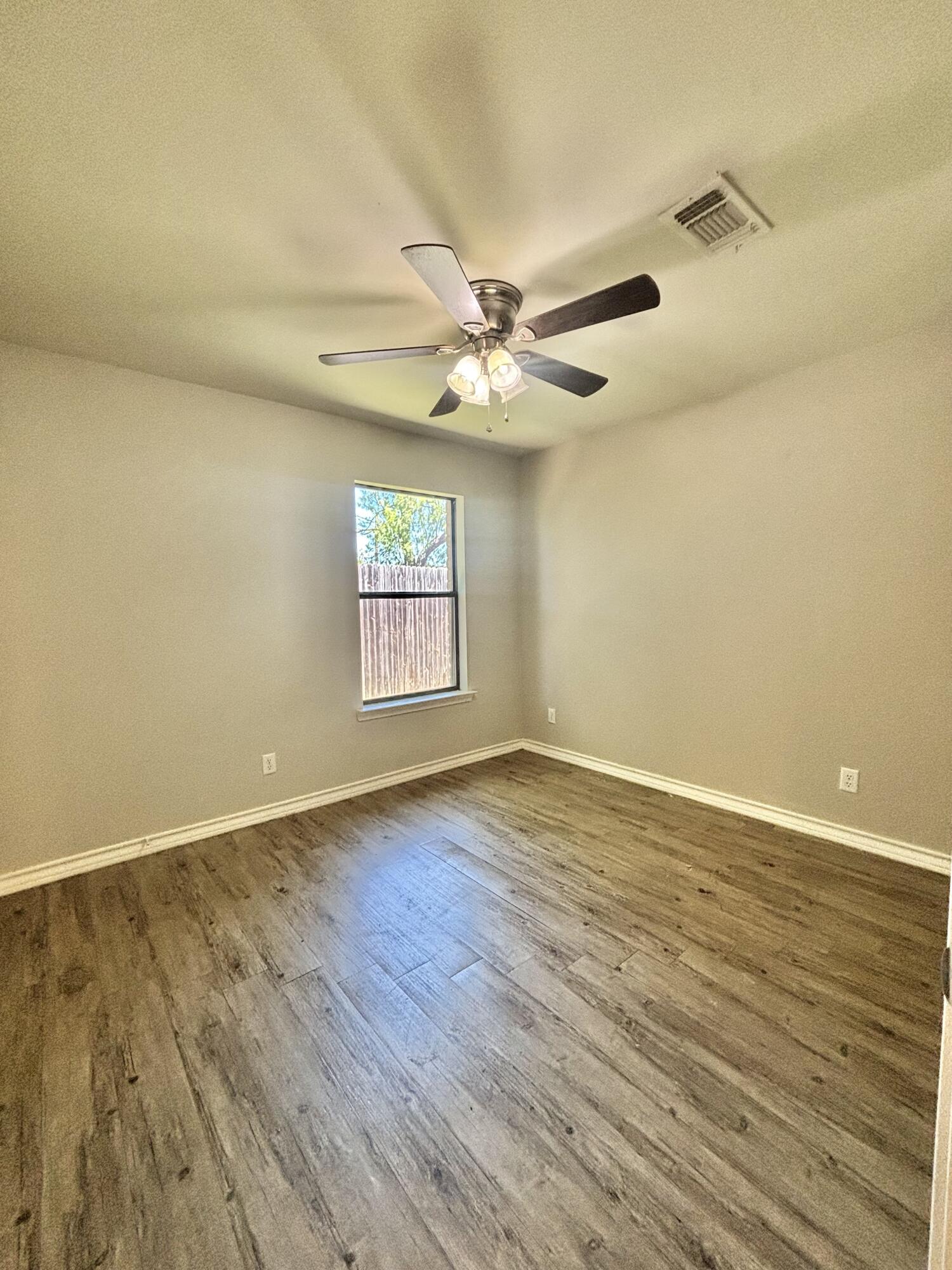 2205 Johnson Street Property Photo 6