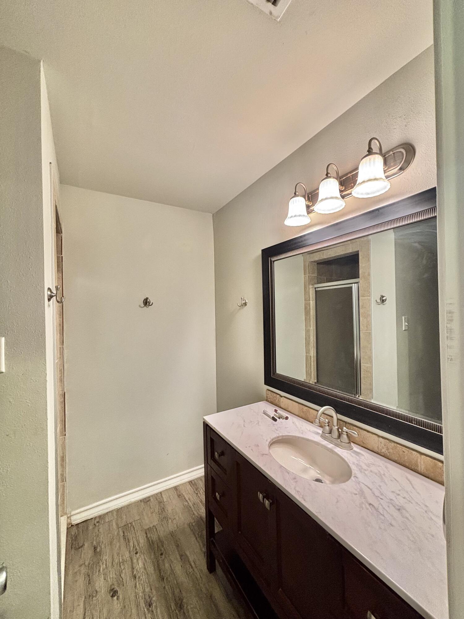2205 Johnson Street Property Photo 7