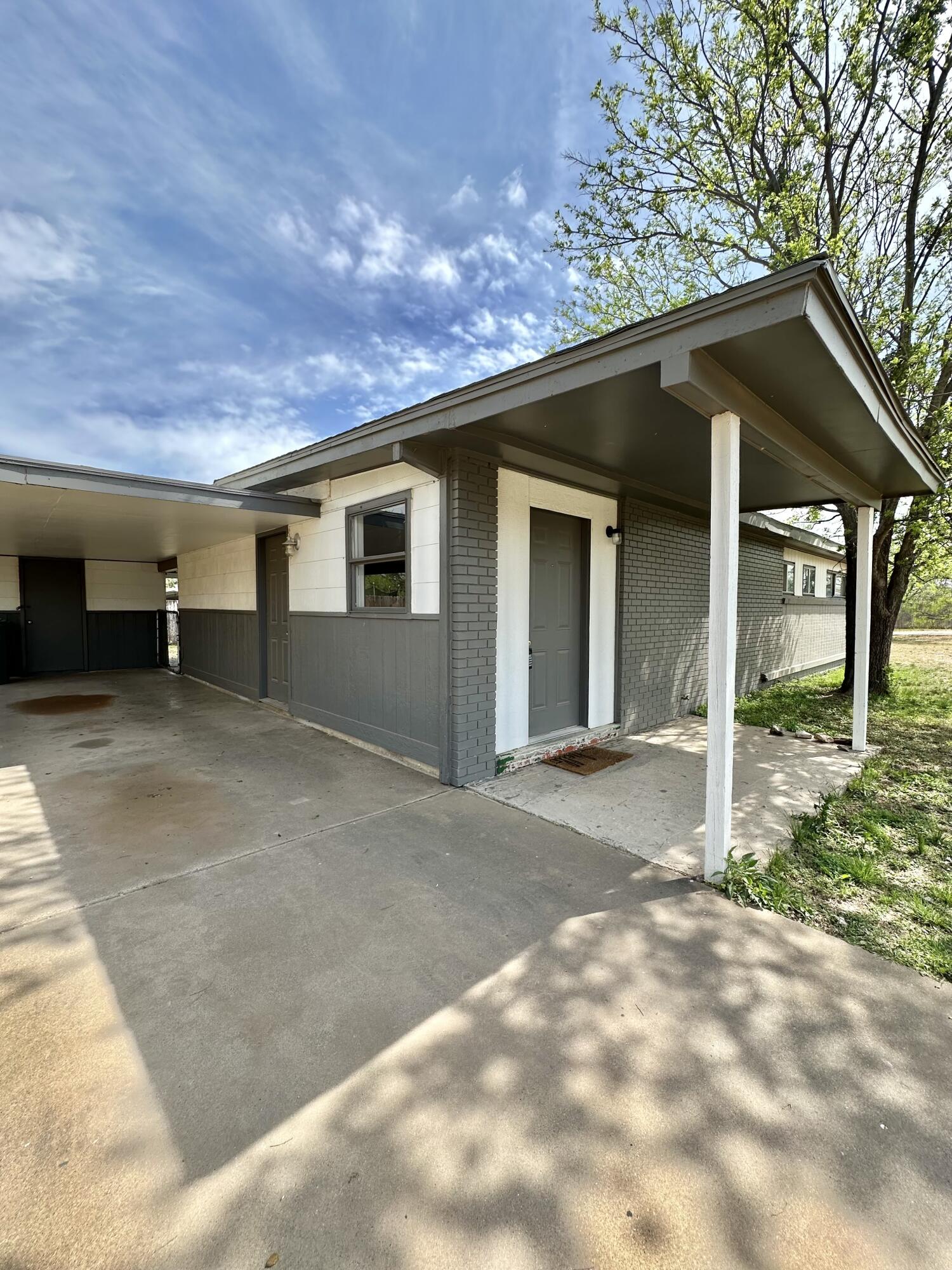 2401 Field Street Property Photo 2