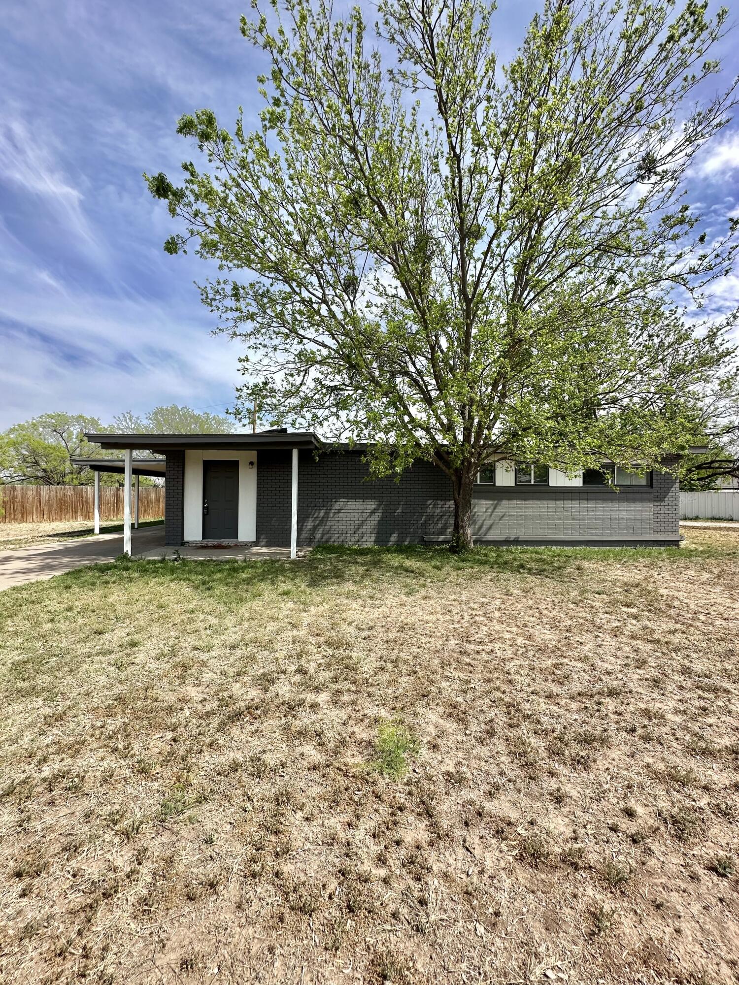 2401 Field Street Property Photo 3