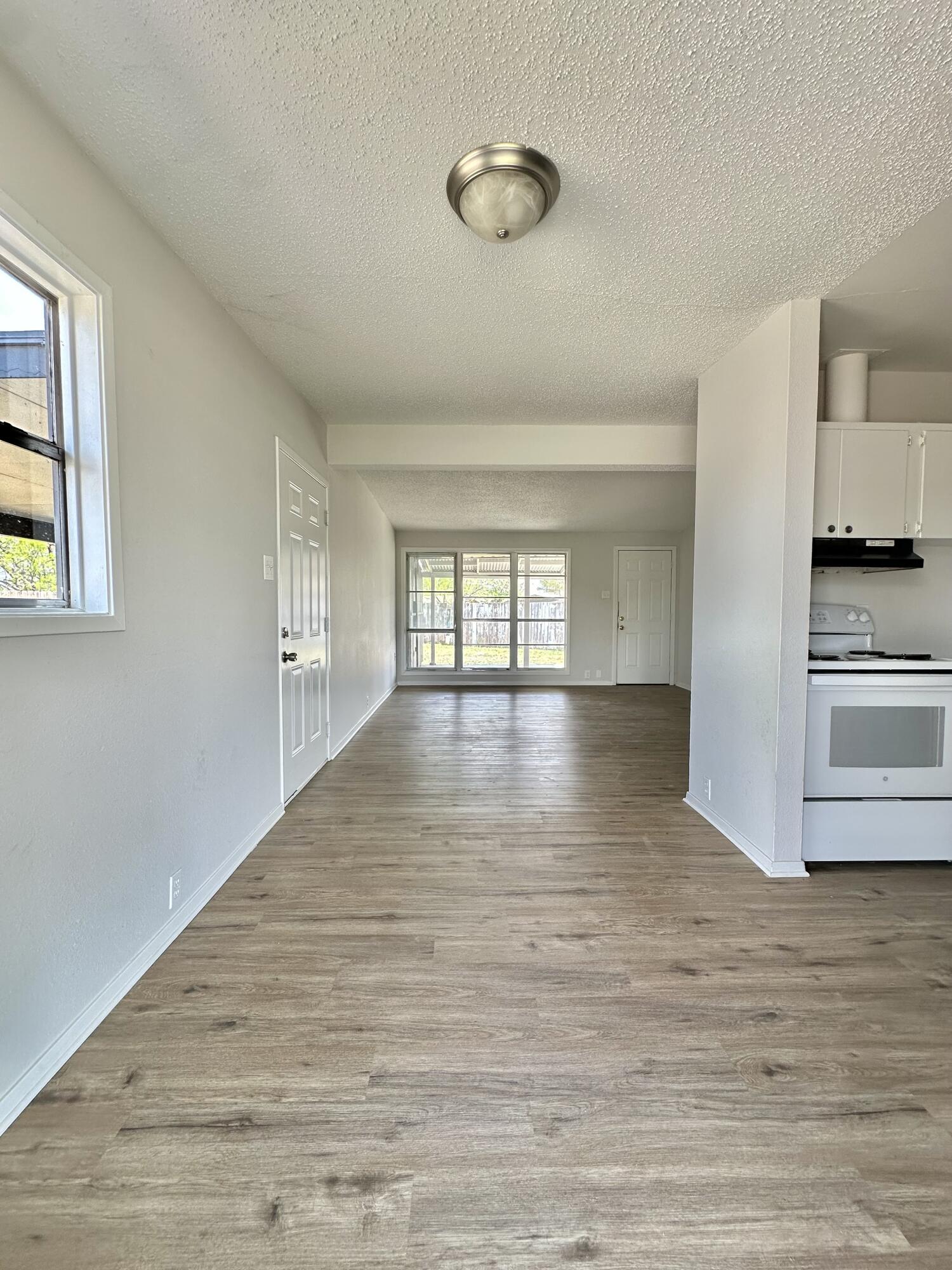 2401 Field Street Property Photo 4