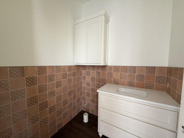 717 Montecito Drive Property Photo 11