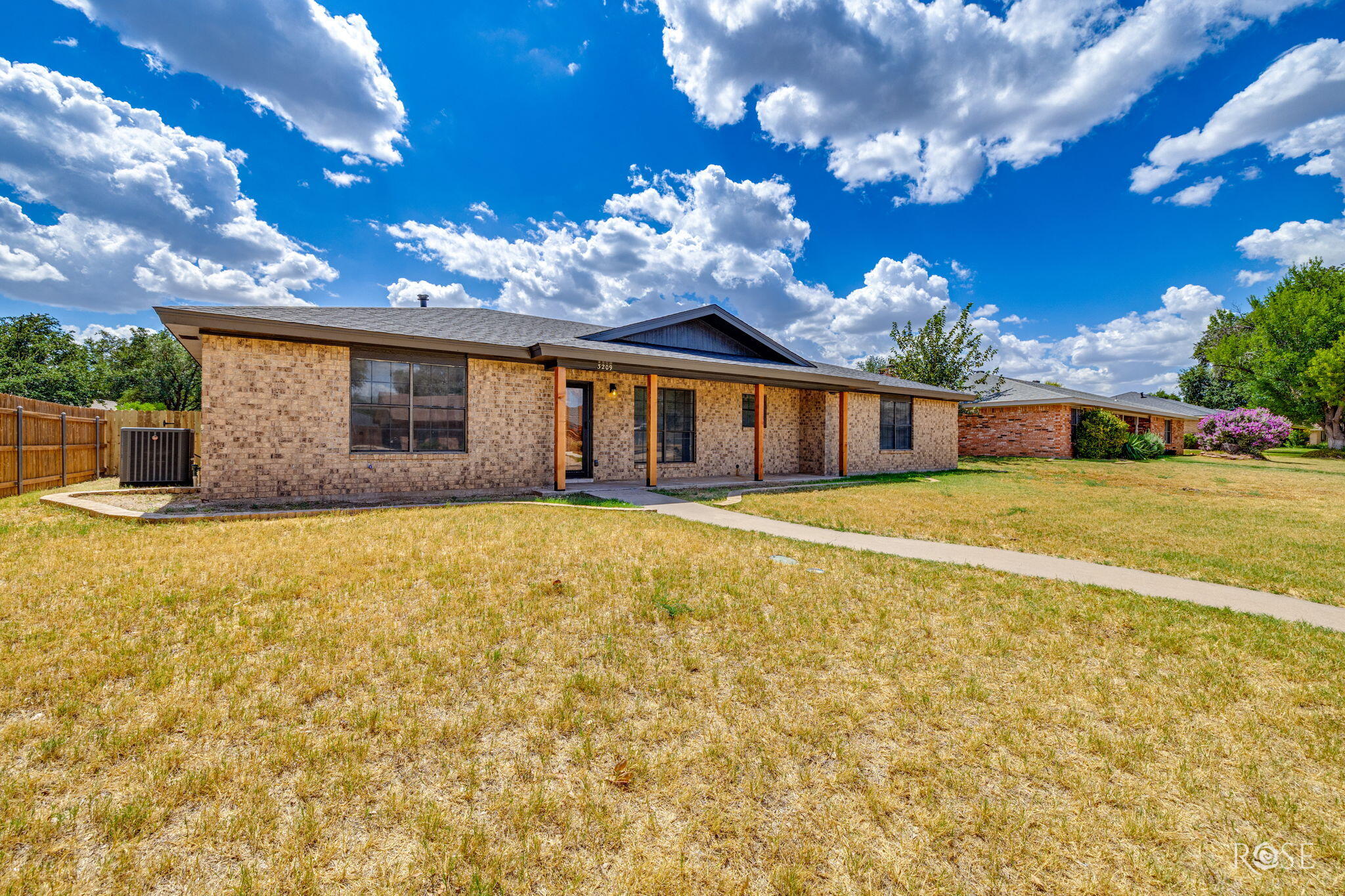 3209 Alta Vista Lane Property Photo 3