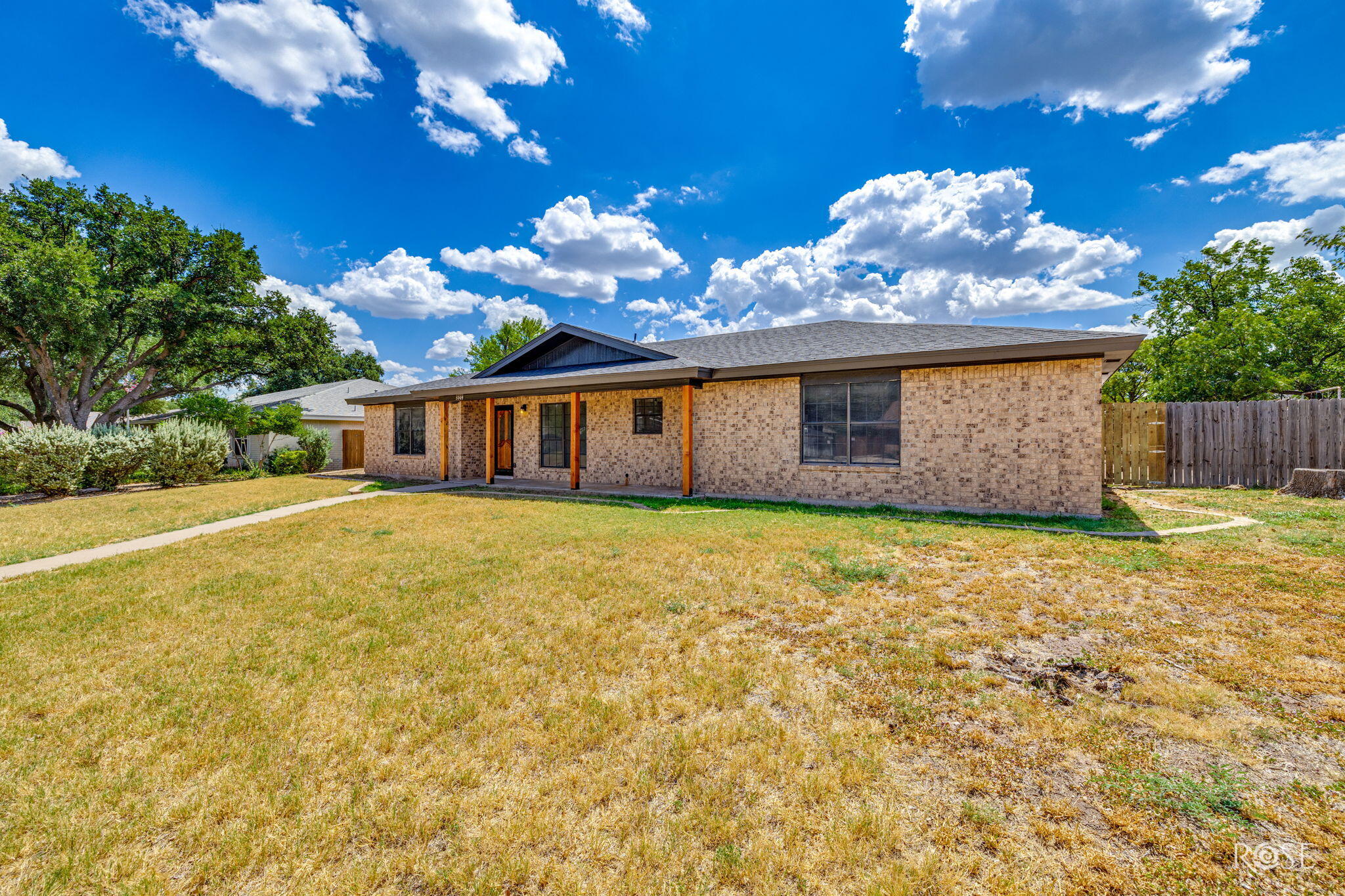 3209 Alta Vista Lane Property Photo 4